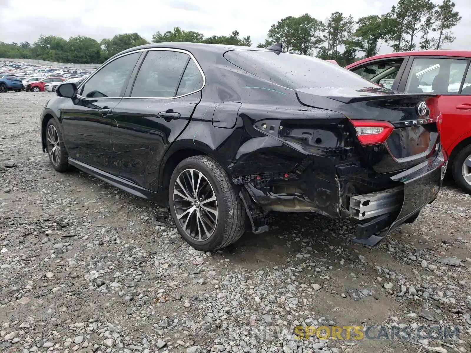 3 Photograph of a damaged car 4T1B11HK0KU729186 TOYOTA CAMRY 2019