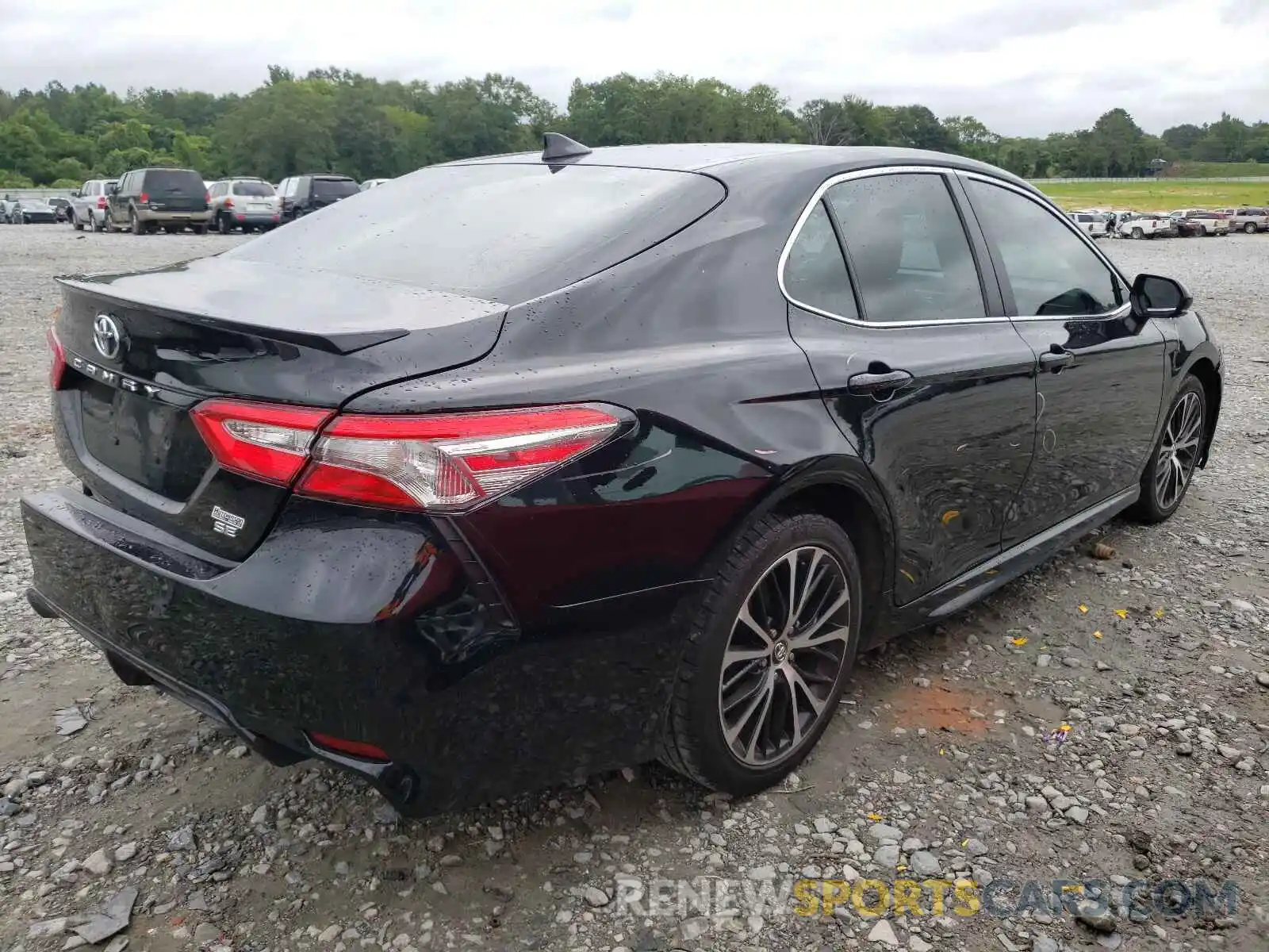 4 Photograph of a damaged car 4T1B11HK0KU729186 TOYOTA CAMRY 2019