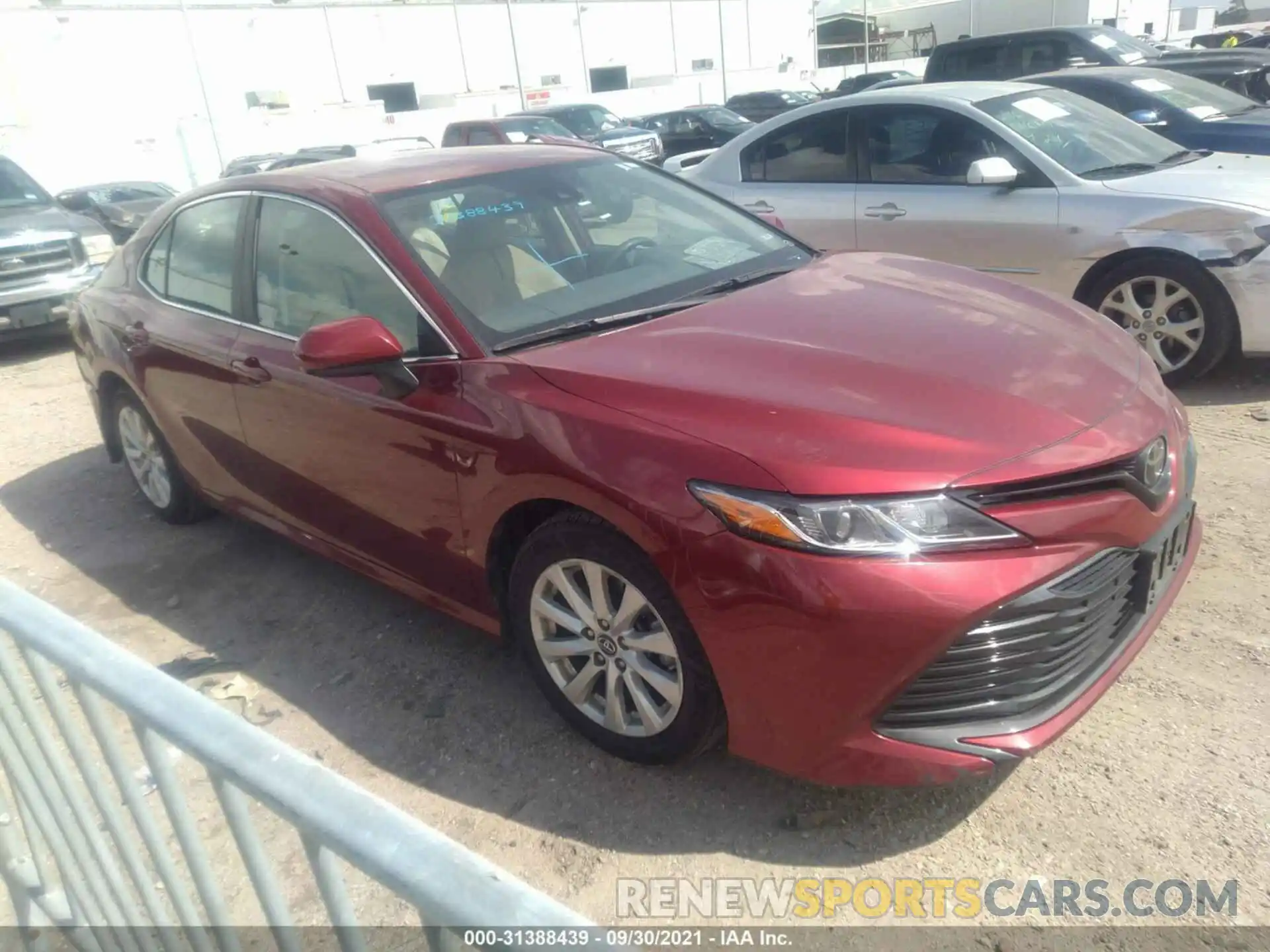 1 Photograph of a damaged car 4T1B11HK0KU729298 TOYOTA CAMRY 2019