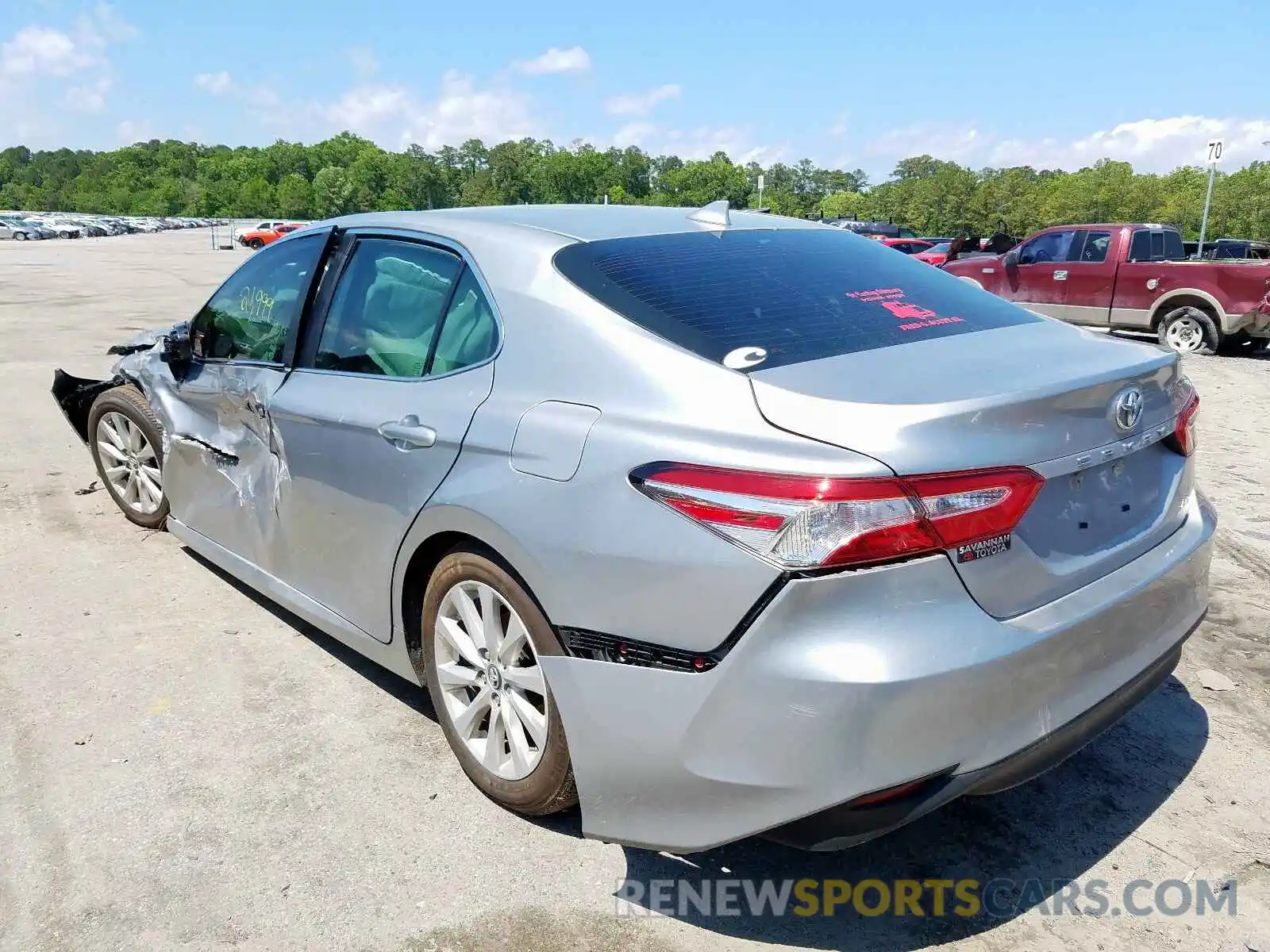 3 Photograph of a damaged car 4T1B11HK0KU729740 TOYOTA CAMRY 2019