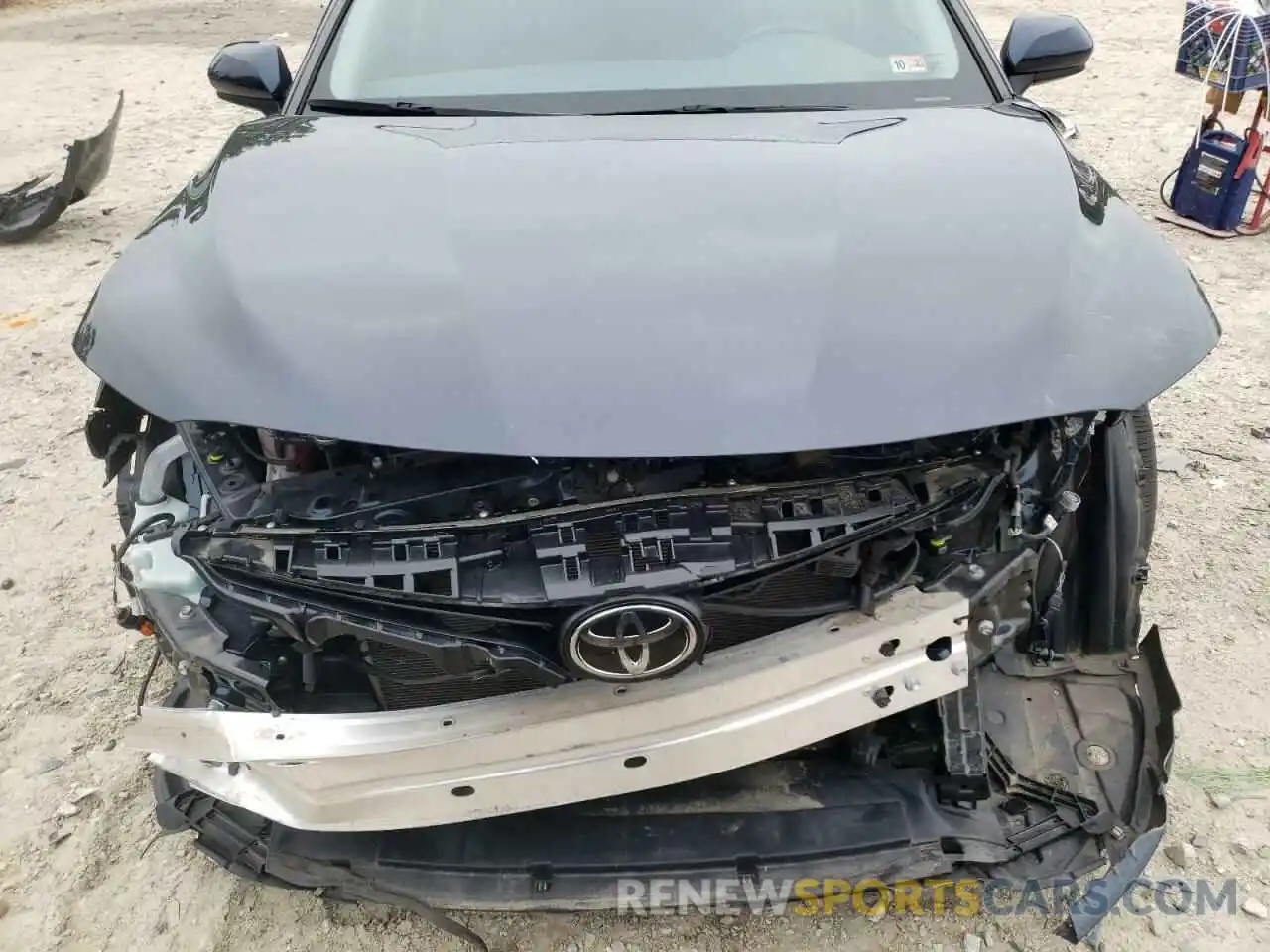 9 Photograph of a damaged car 4T1B11HK0KU729754 TOYOTA CAMRY 2019