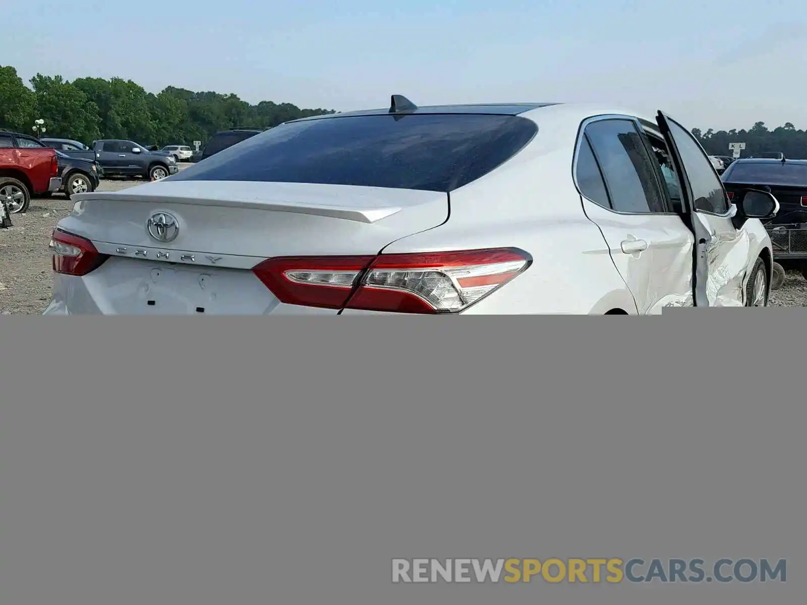 4 Photograph of a damaged car 4T1B11HK0KU733920 TOYOTA CAMRY 2019