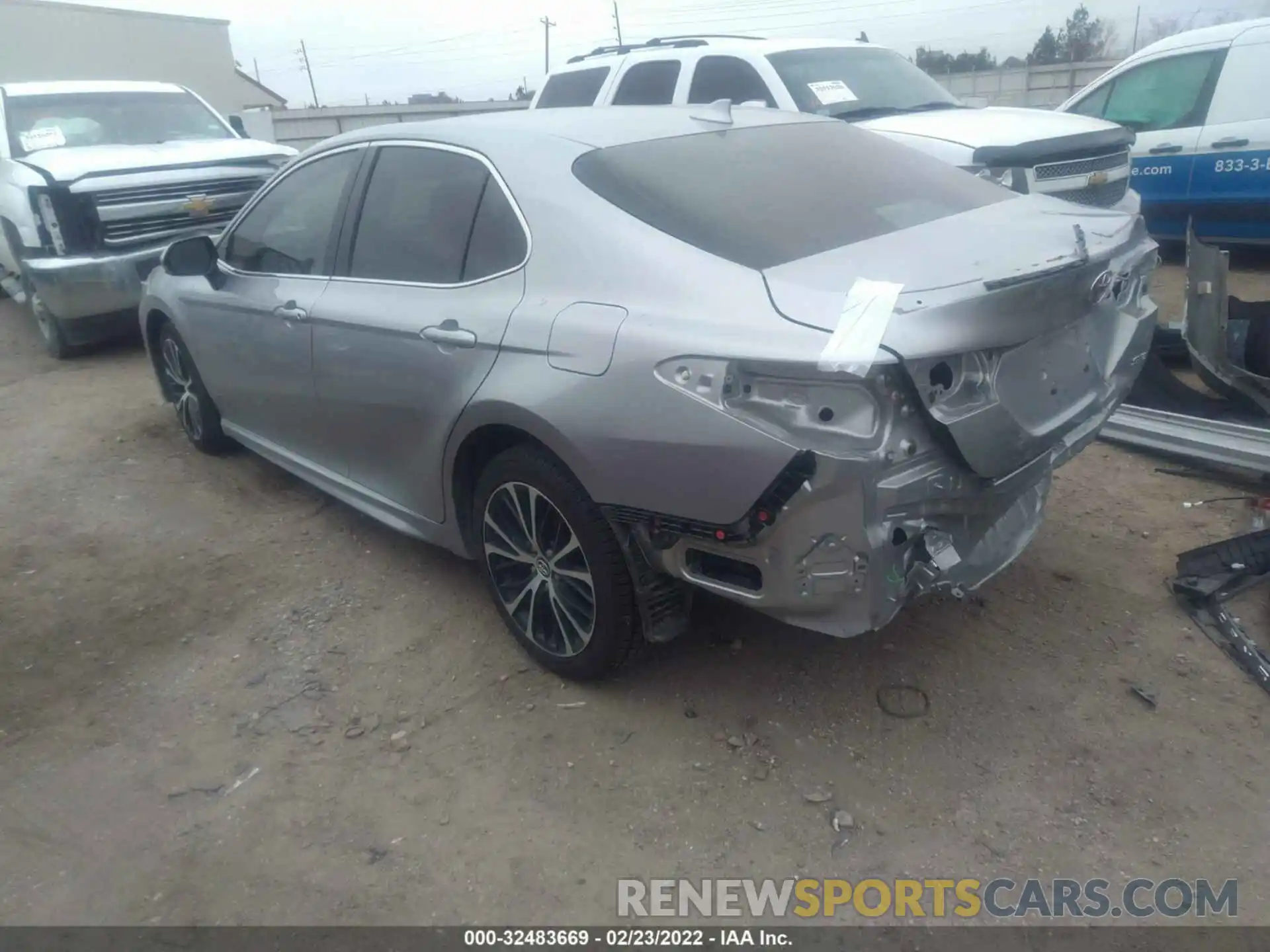 3 Photograph of a damaged car 4T1B11HK0KU736297 TOYOTA CAMRY 2019