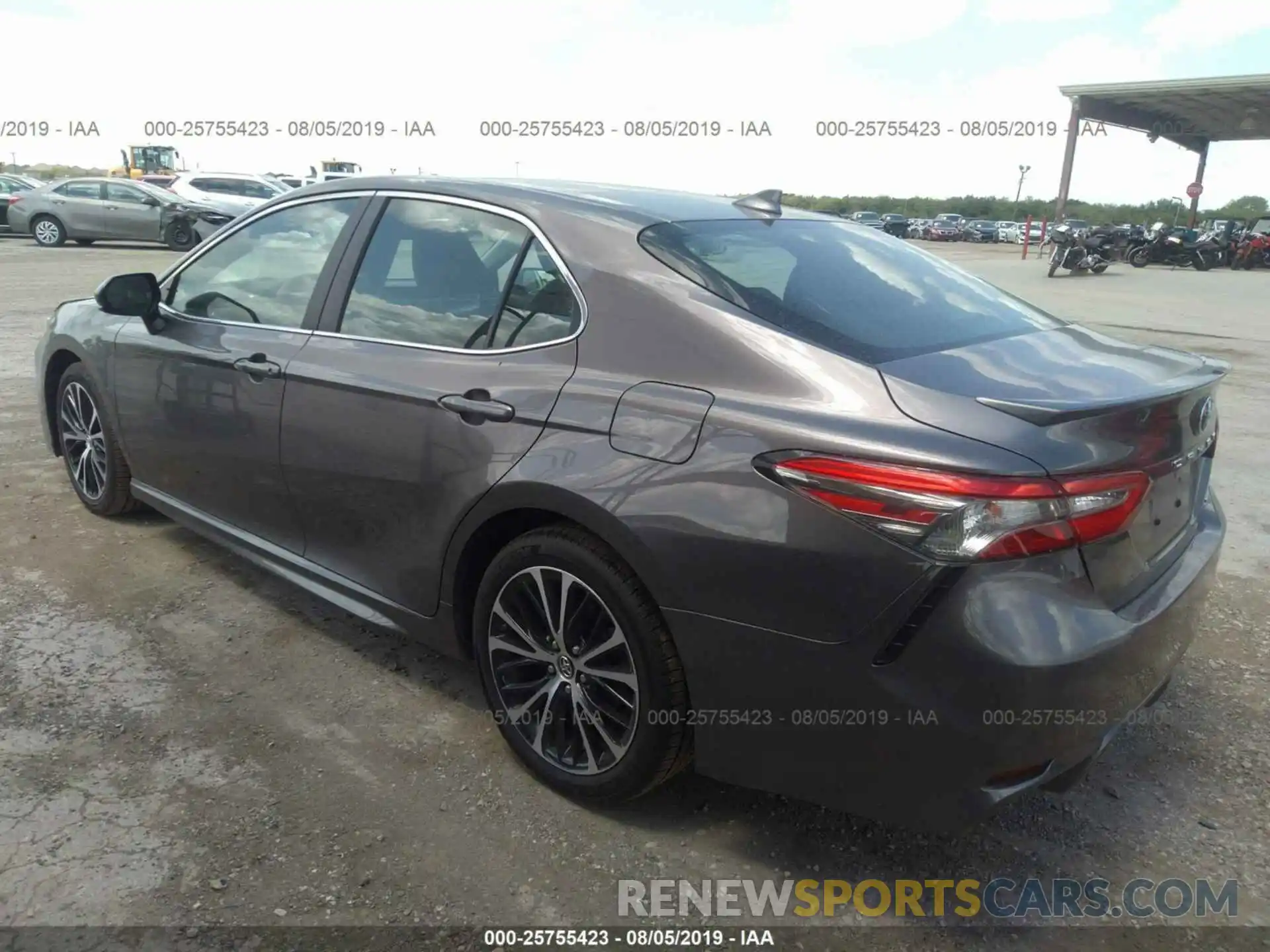 3 Photograph of a damaged car 4T1B11HK0KU737353 TOYOTA CAMRY 2019