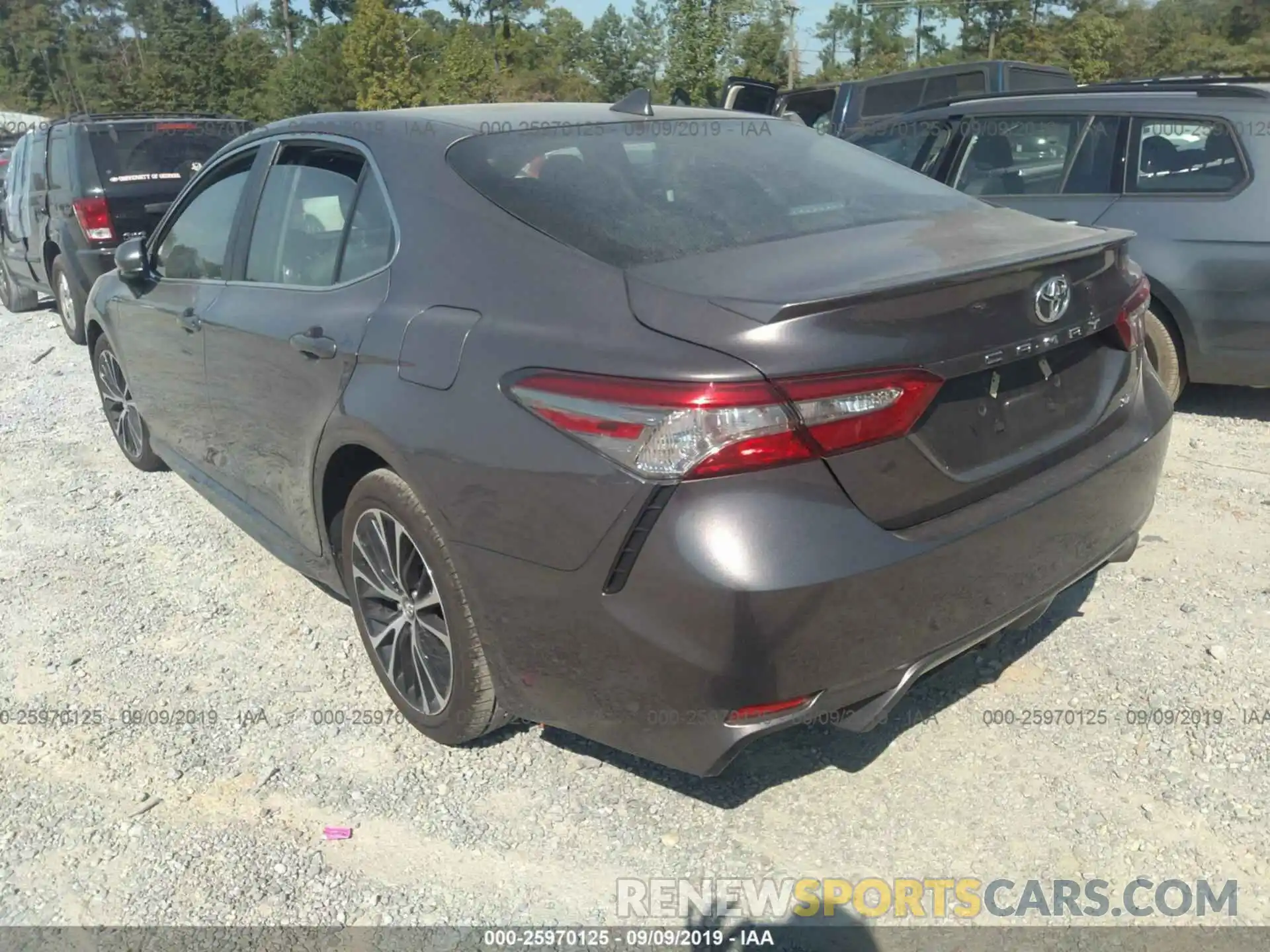 3 Photograph of a damaged car 4T1B11HK0KU737367 TOYOTA CAMRY 2019