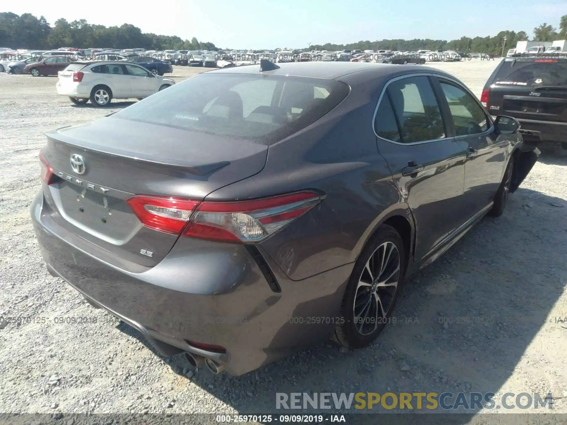 4 Photograph of a damaged car 4T1B11HK0KU737367 TOYOTA CAMRY 2019