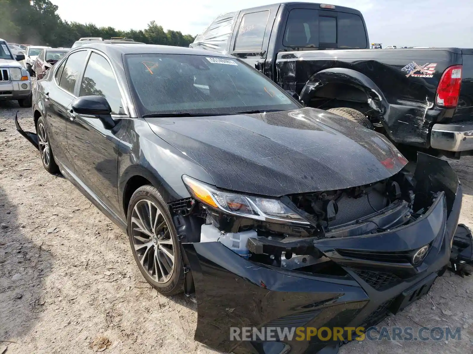 1 Photograph of a damaged car 4T1B11HK0KU738079 TOYOTA CAMRY 2019