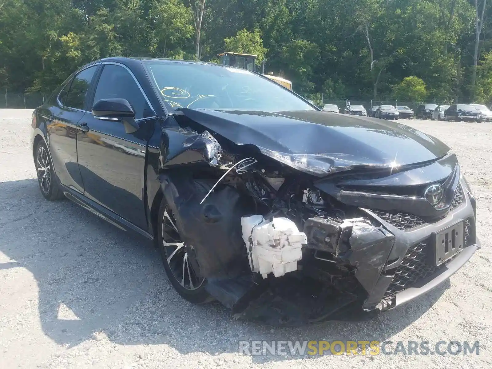 1 Photograph of a damaged car 4T1B11HK0KU738910 TOYOTA CAMRY 2019