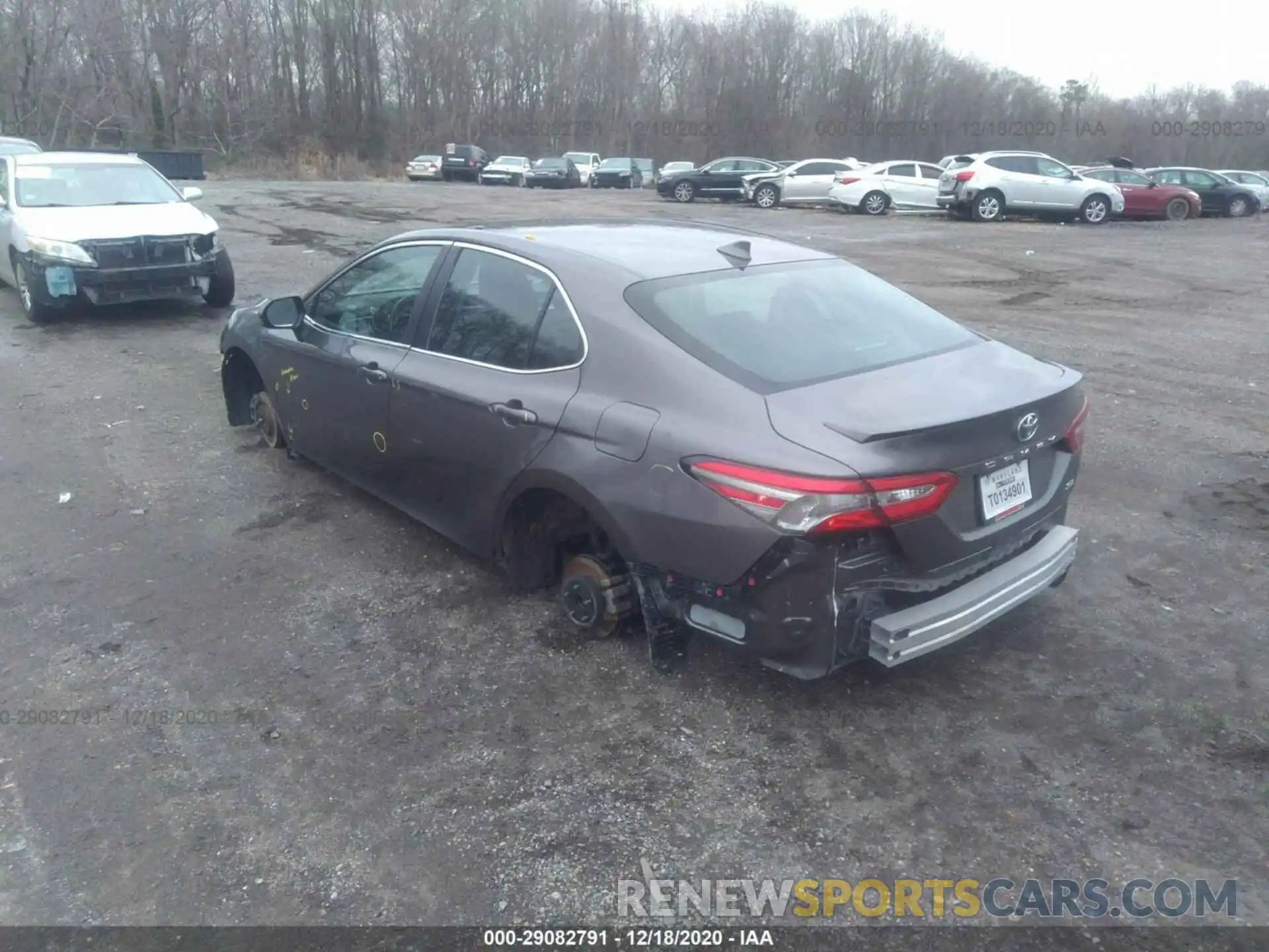 3 Фотография поврежденного автомобиля 4T1B11HK0KU739944 TOYOTA CAMRY 2019