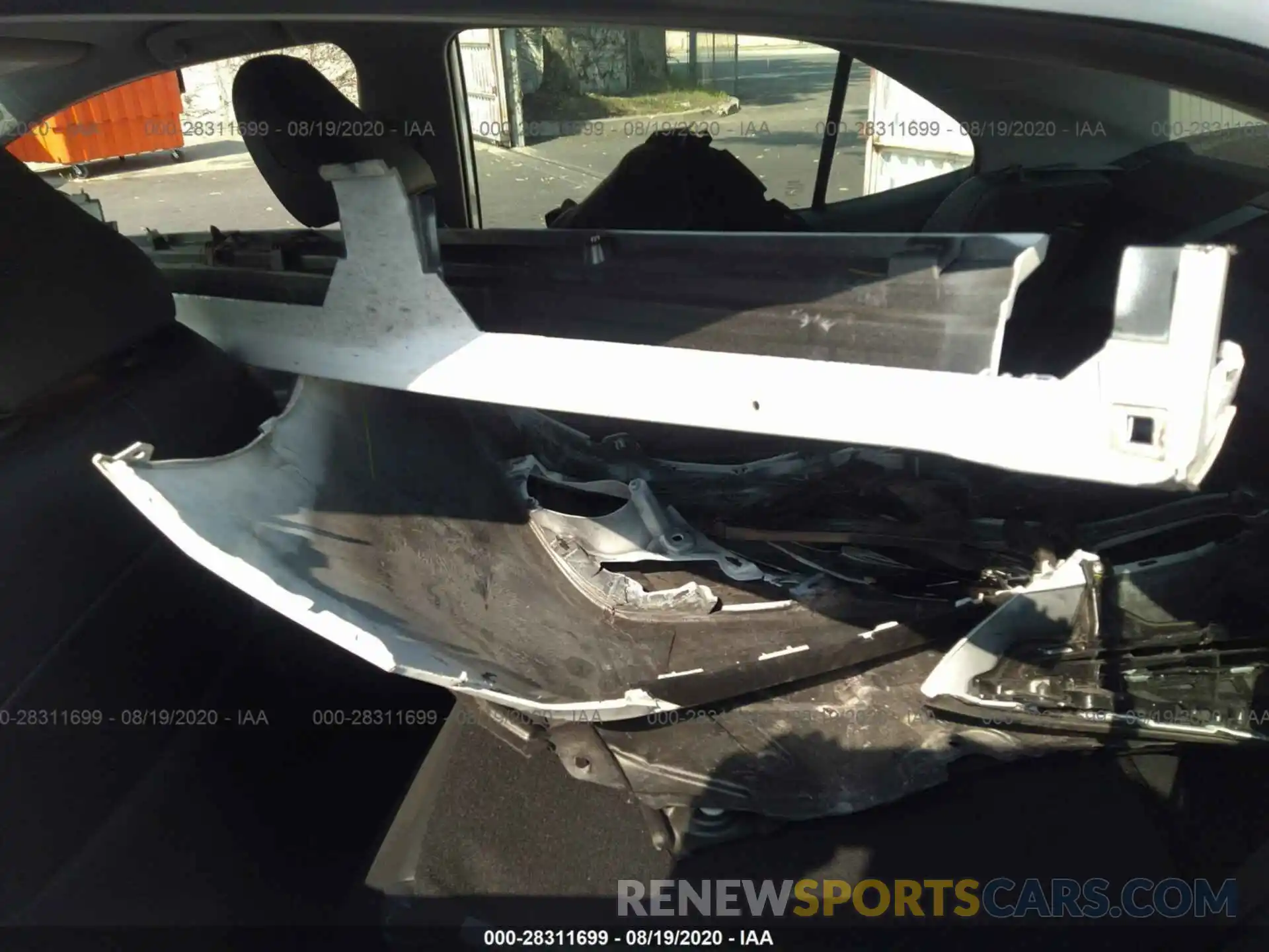 8 Photograph of a damaged car 4T1B11HK0KU740821 TOYOTA CAMRY 2019