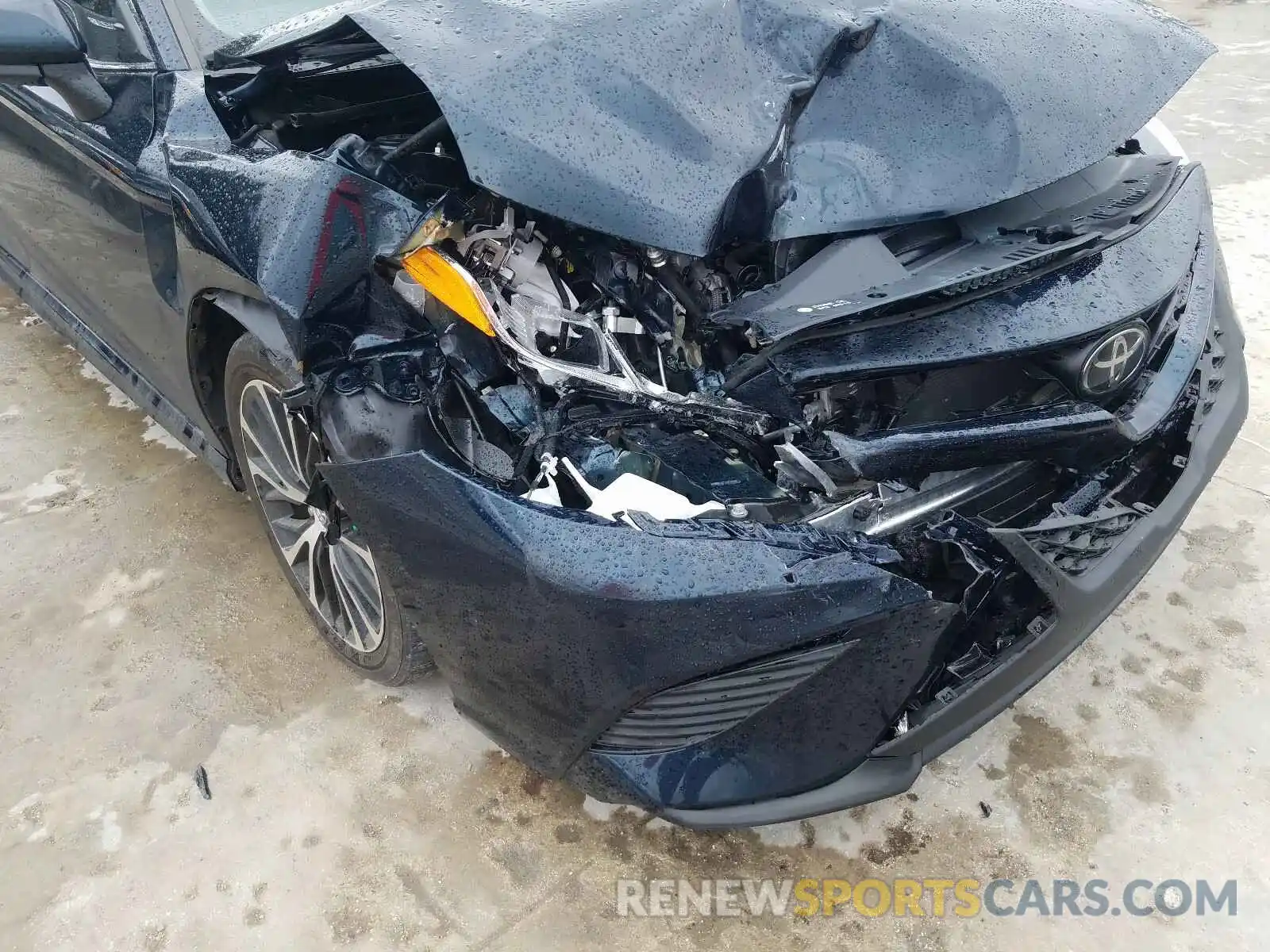 9 Photograph of a damaged car 4T1B11HK0KU740883 TOYOTA CAMRY 2019