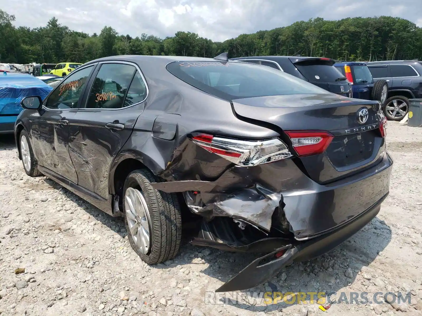 3 Photograph of a damaged car 4T1B11HK0KU741080 TOYOTA CAMRY 2019