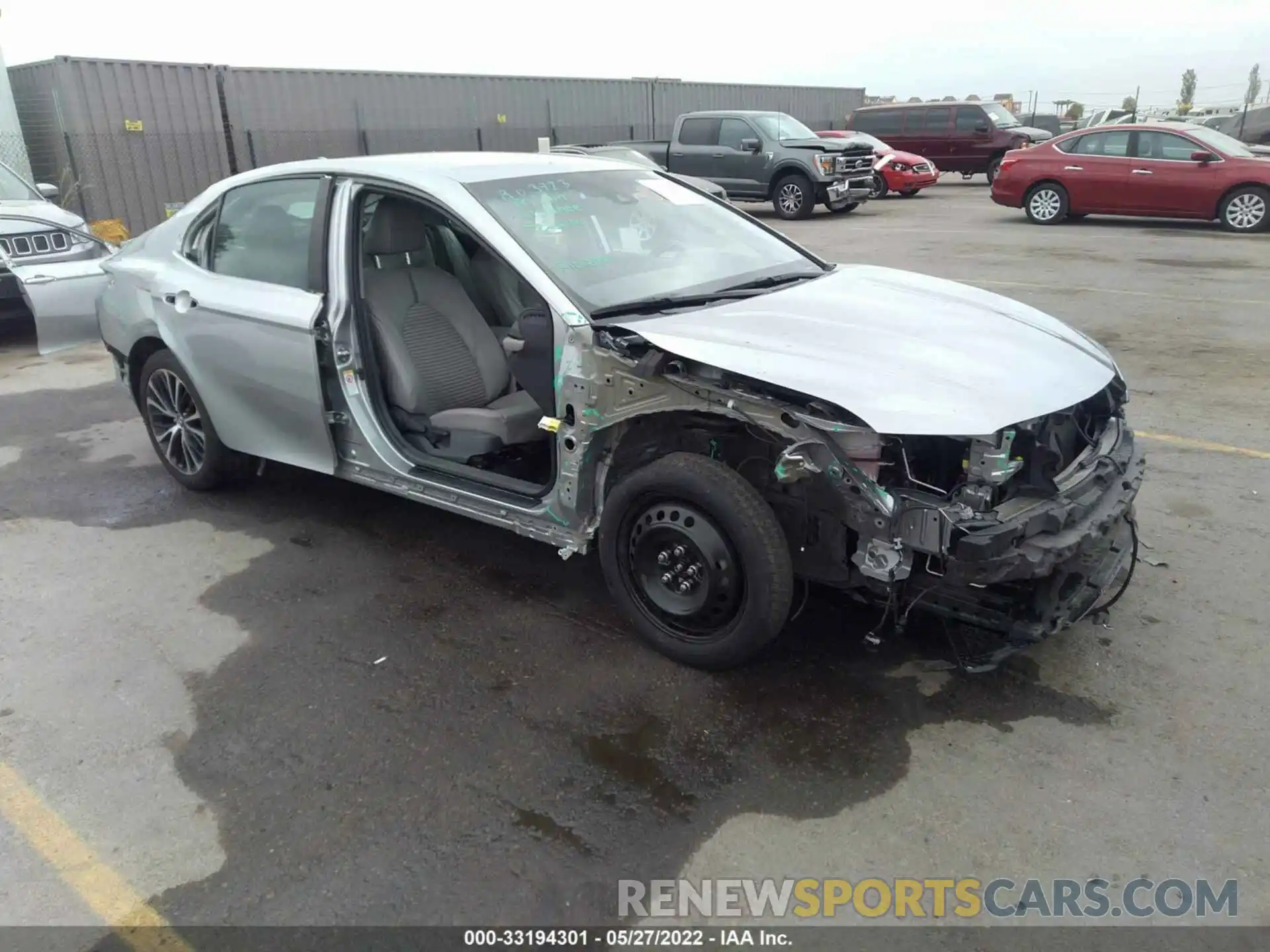 1 Photograph of a damaged car 4T1B11HK0KU741337 TOYOTA CAMRY 2019