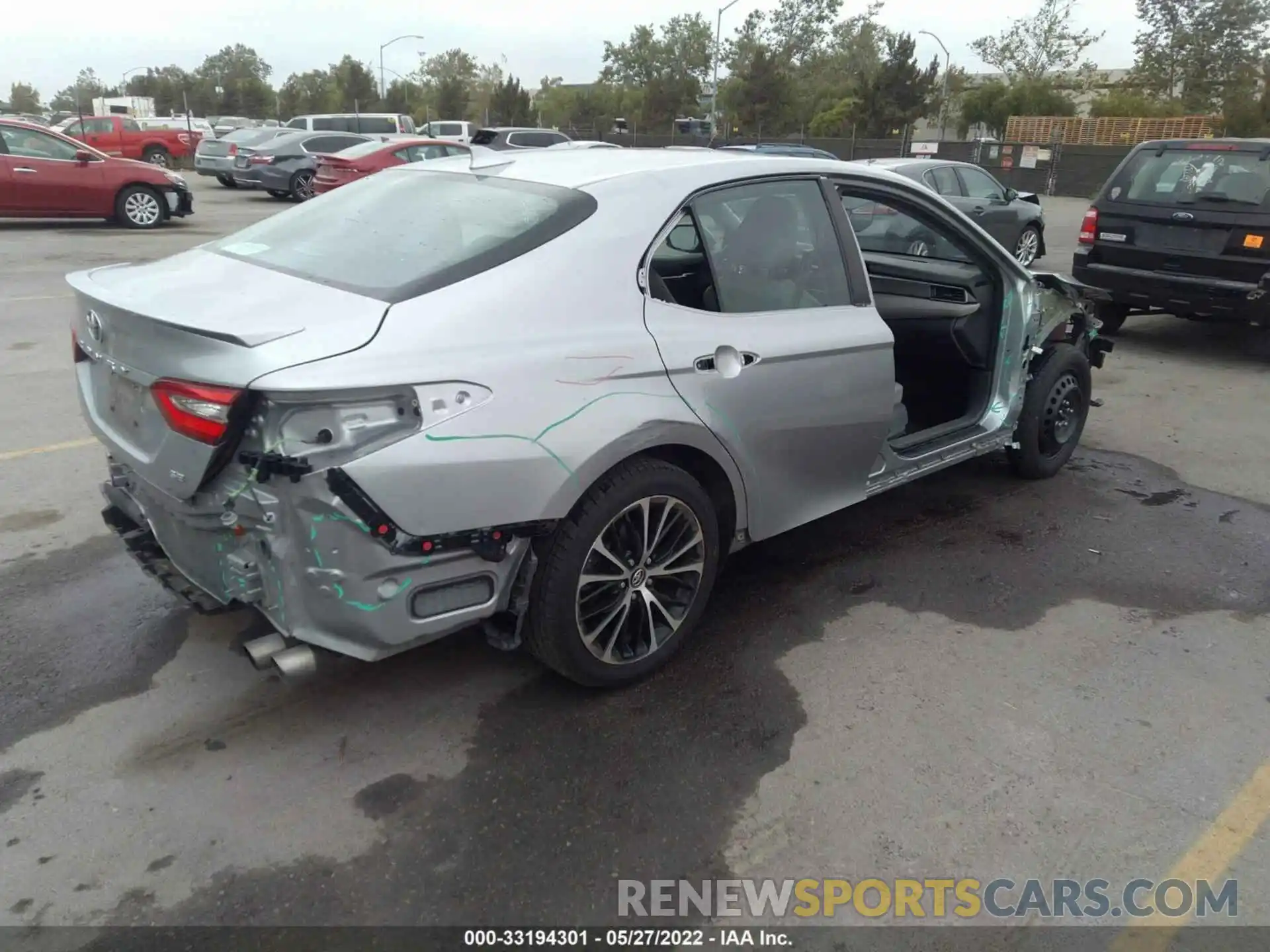 4 Photograph of a damaged car 4T1B11HK0KU741337 TOYOTA CAMRY 2019