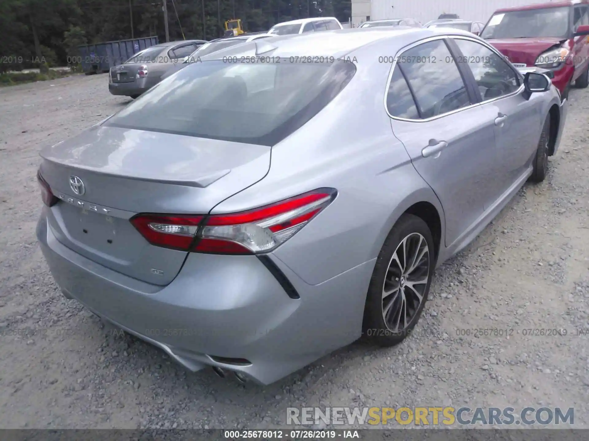 4 Photograph of a damaged car 4T1B11HK0KU741418 TOYOTA CAMRY 2019