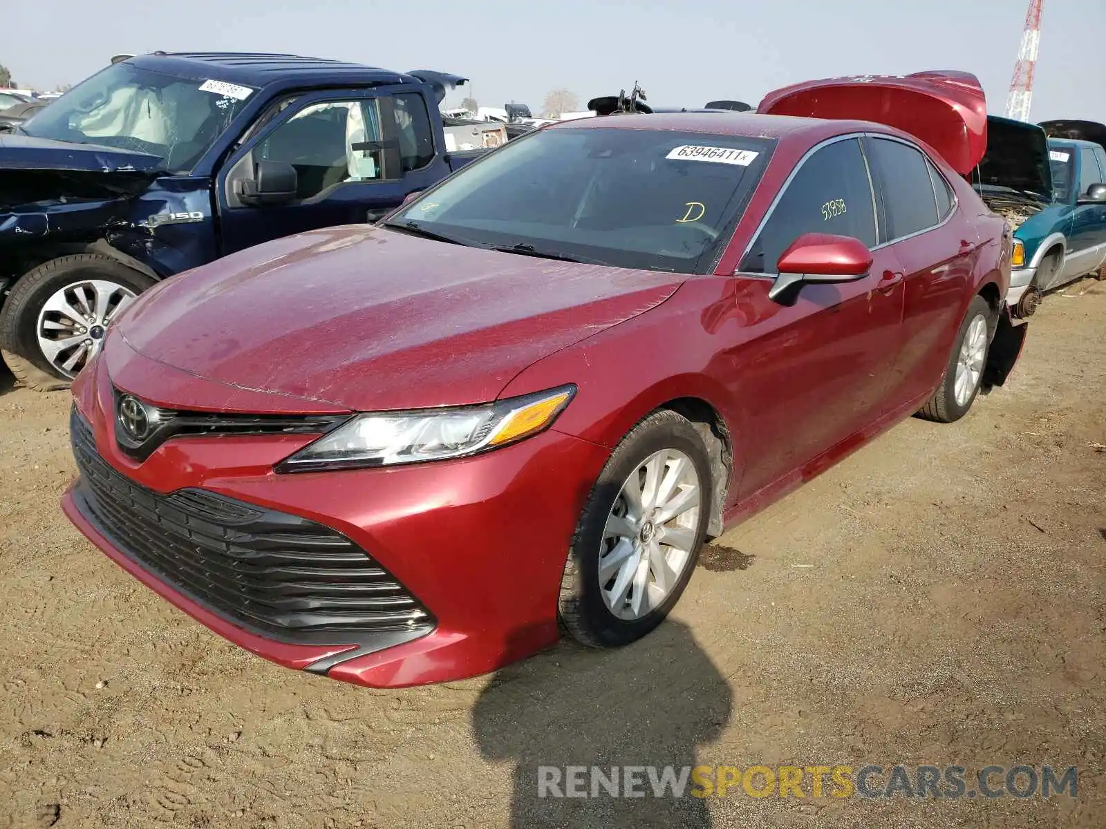 2 Photograph of a damaged car 4T1B11HK0KU742018 TOYOTA CAMRY 2019