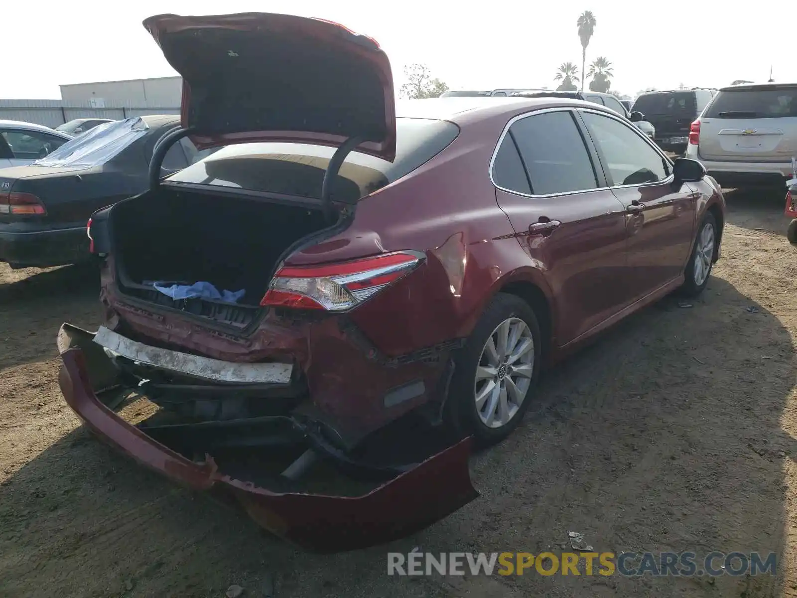 4 Photograph of a damaged car 4T1B11HK0KU742018 TOYOTA CAMRY 2019