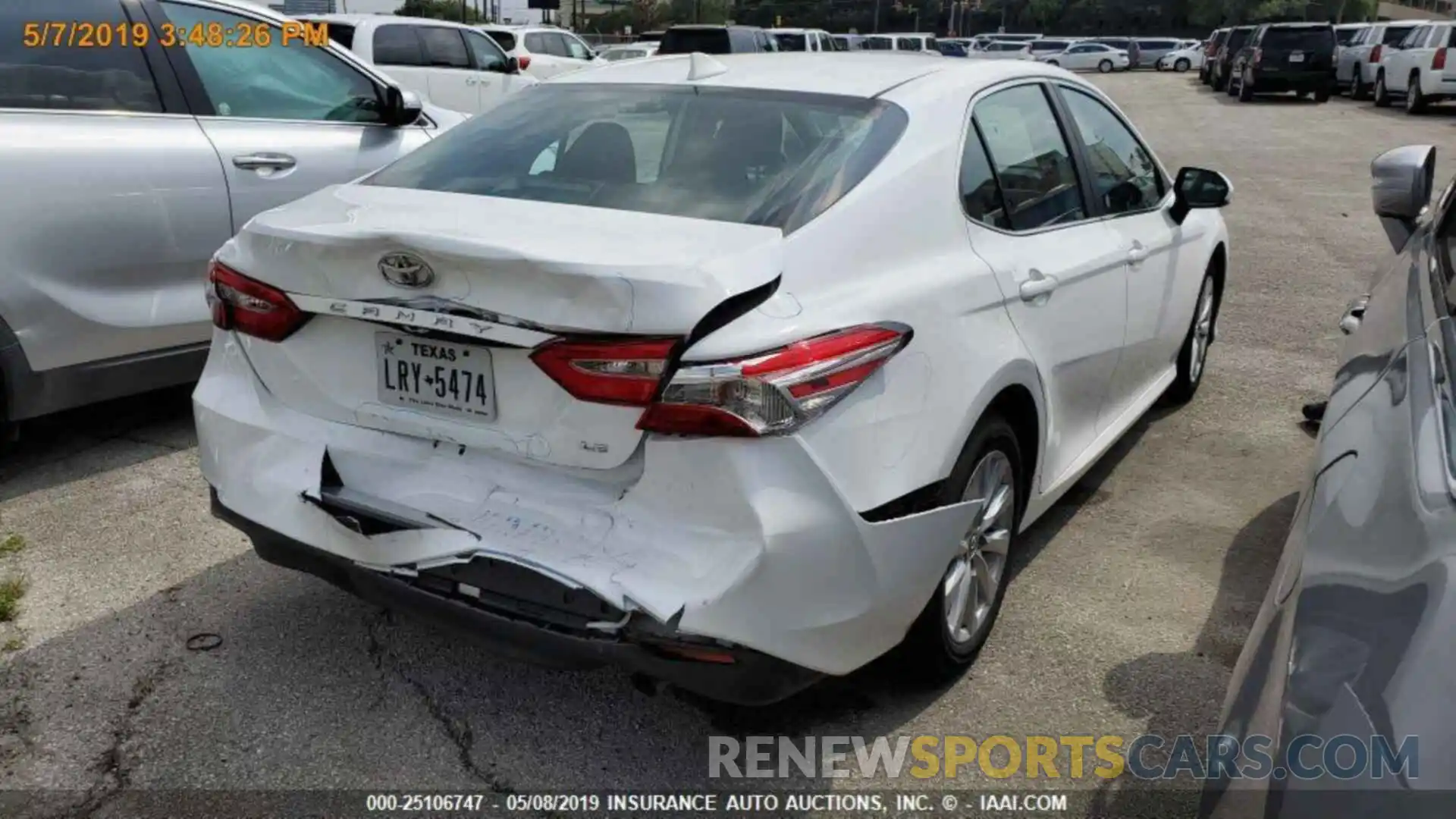 14 Photograph of a damaged car 4T1B11HK0KU742634 TOYOTA CAMRY 2019