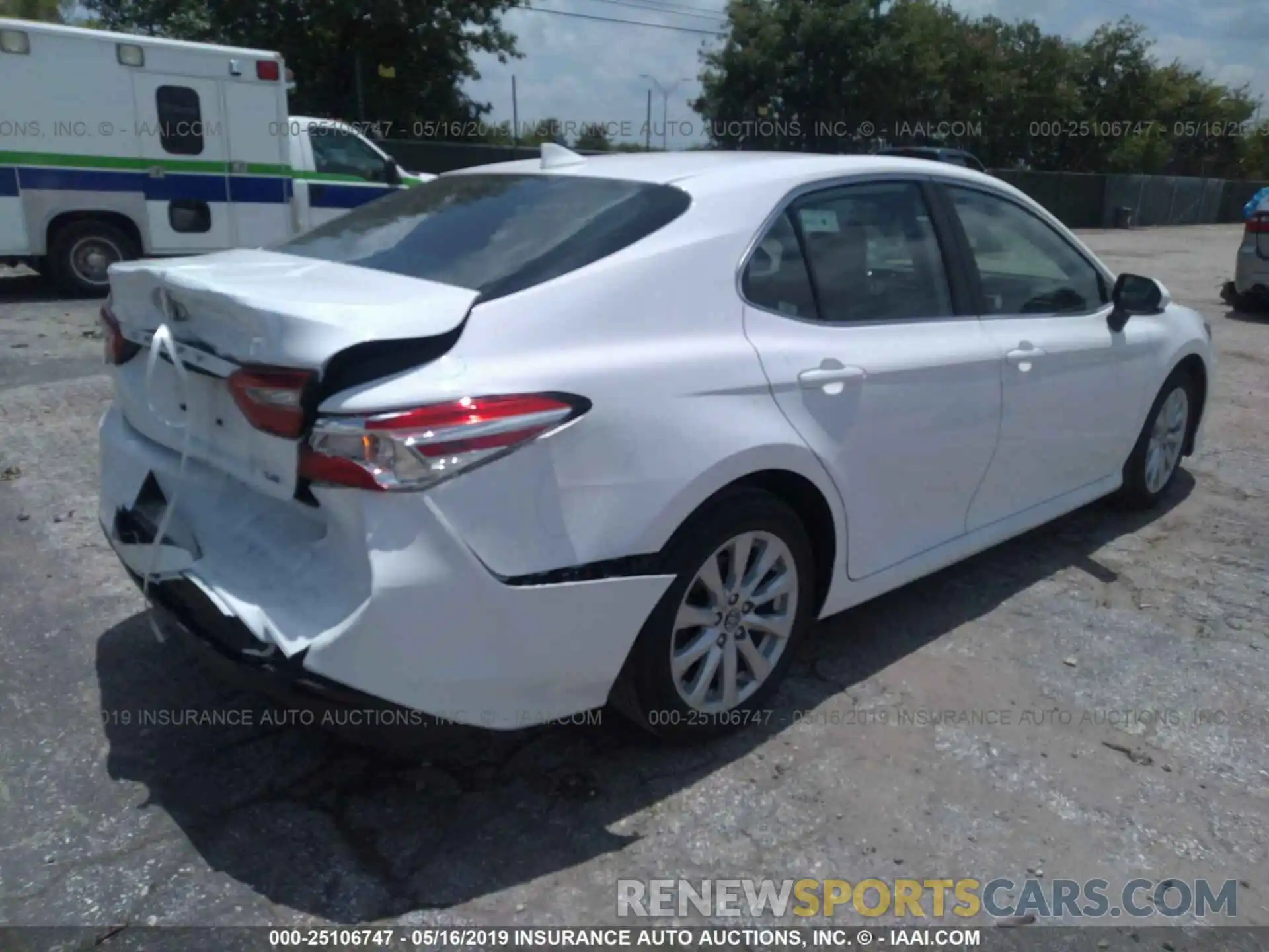 4 Photograph of a damaged car 4T1B11HK0KU742634 TOYOTA CAMRY 2019