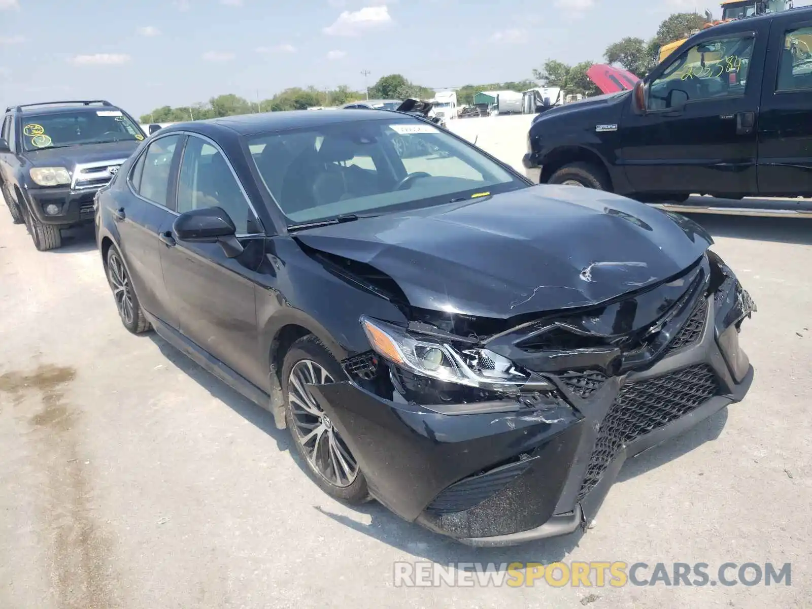 1 Photograph of a damaged car 4T1B11HK0KU743119 TOYOTA CAMRY 2019