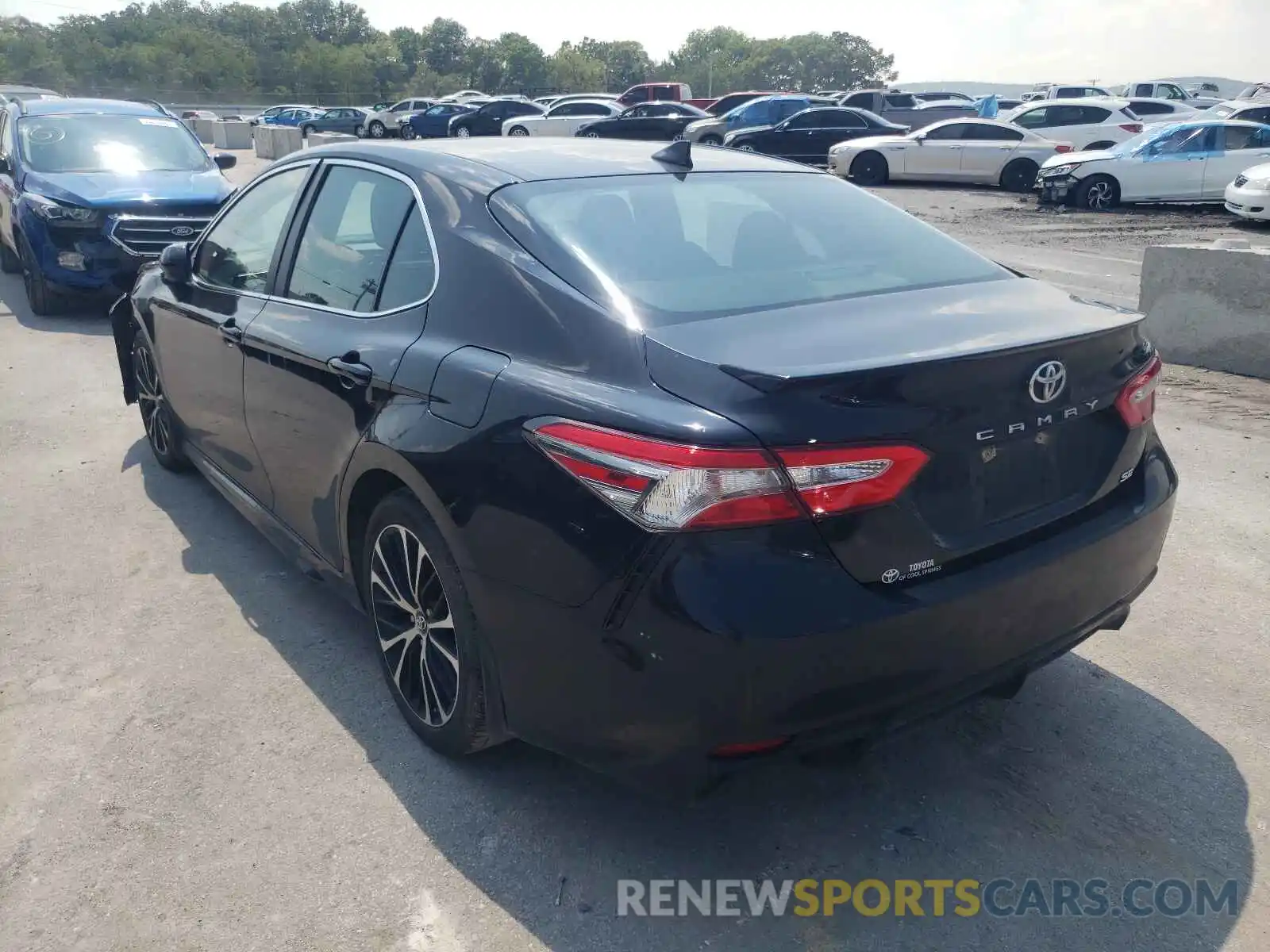 3 Photograph of a damaged car 4T1B11HK0KU743119 TOYOTA CAMRY 2019