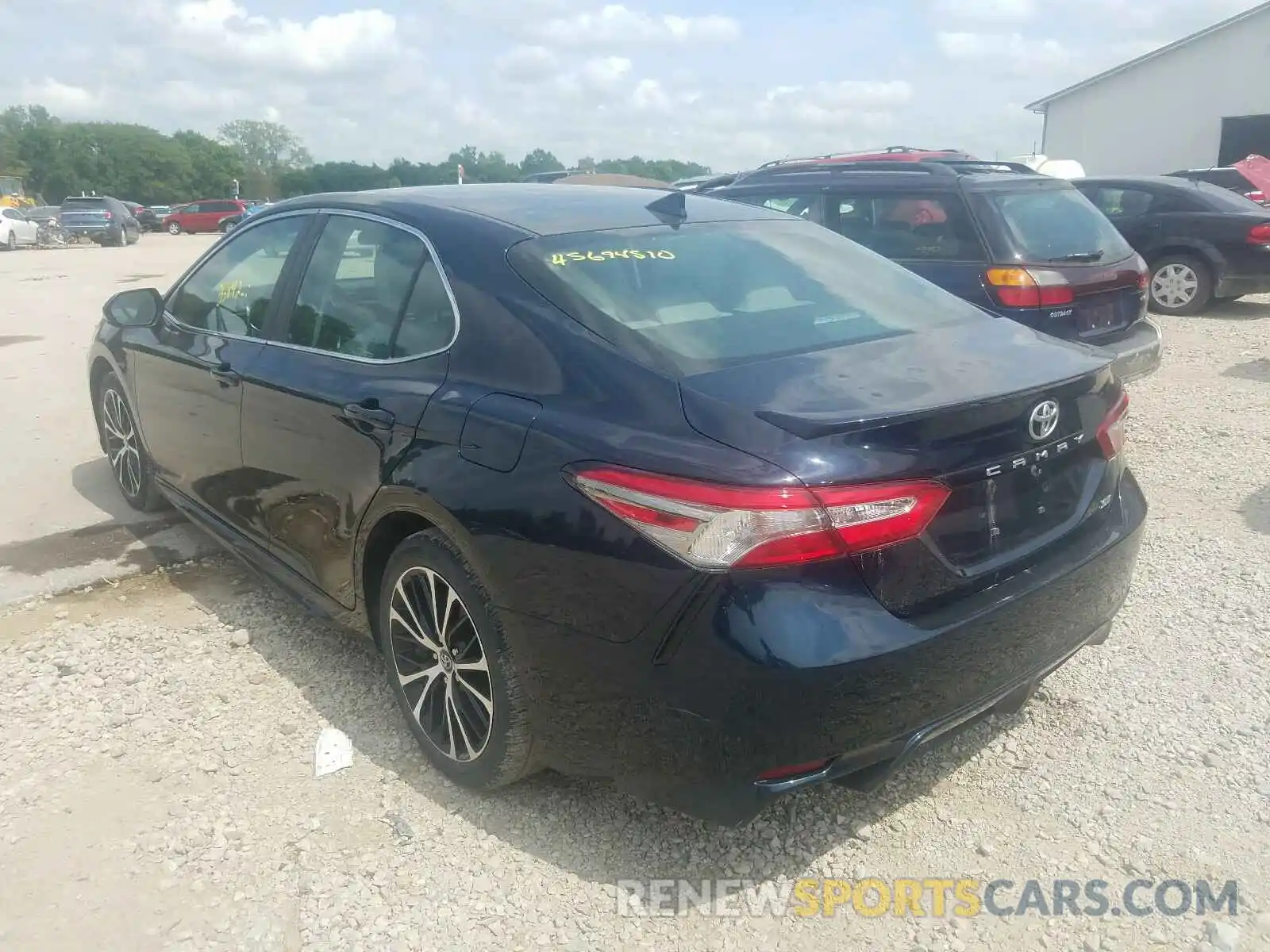 3 Photograph of a damaged car 4T1B11HK0KU743427 TOYOTA CAMRY 2019