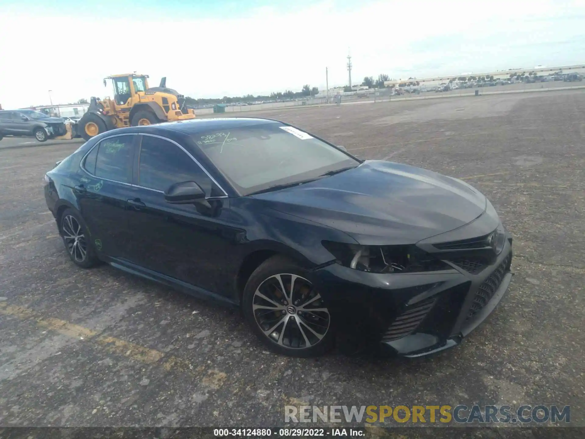 1 Photograph of a damaged car 4T1B11HK0KU744108 TOYOTA CAMRY 2019