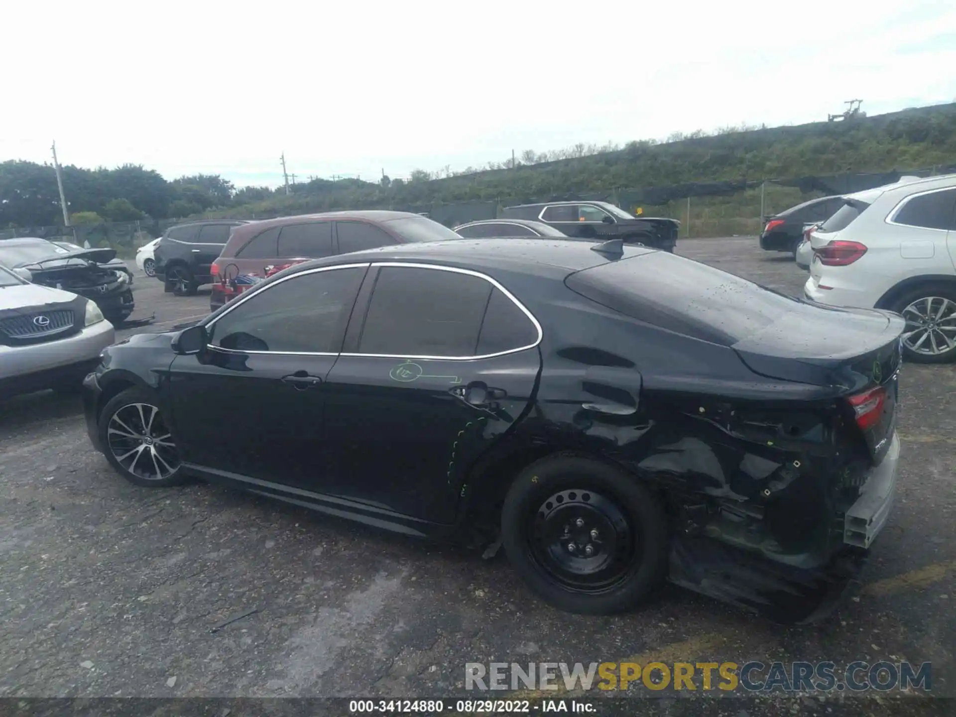 6 Photograph of a damaged car 4T1B11HK0KU744108 TOYOTA CAMRY 2019