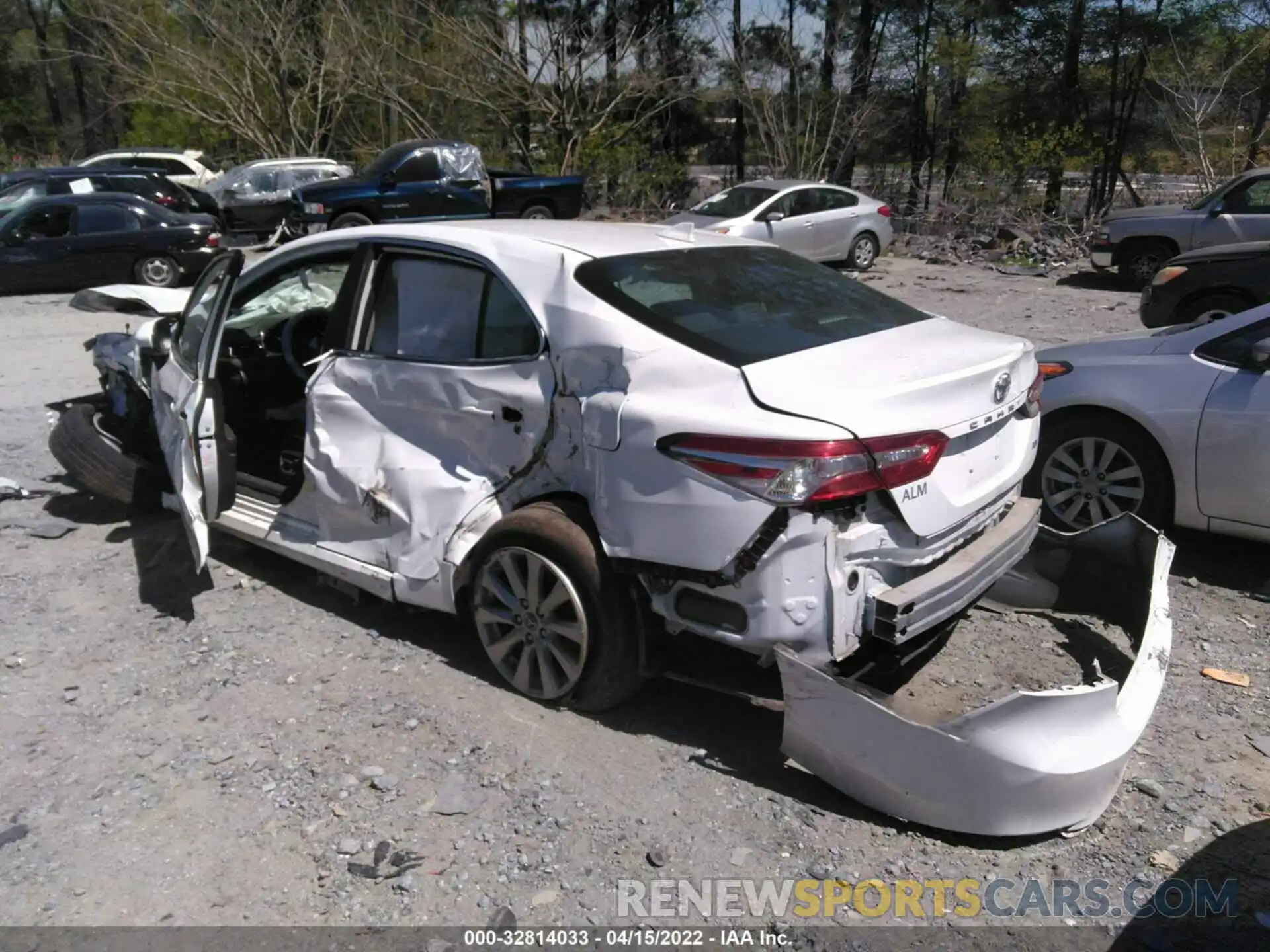 3 Photograph of a damaged car 4T1B11HK0KU744626 TOYOTA CAMRY 2019