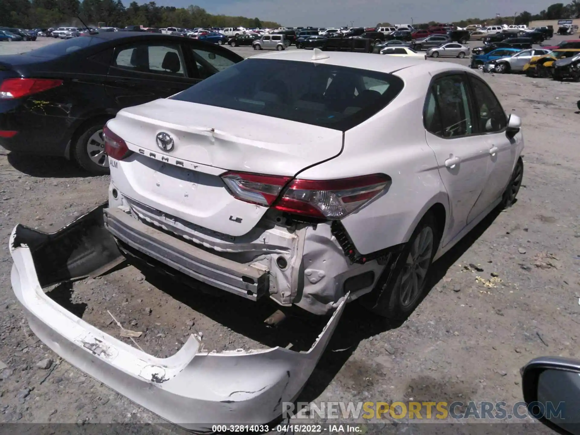 4 Photograph of a damaged car 4T1B11HK0KU744626 TOYOTA CAMRY 2019