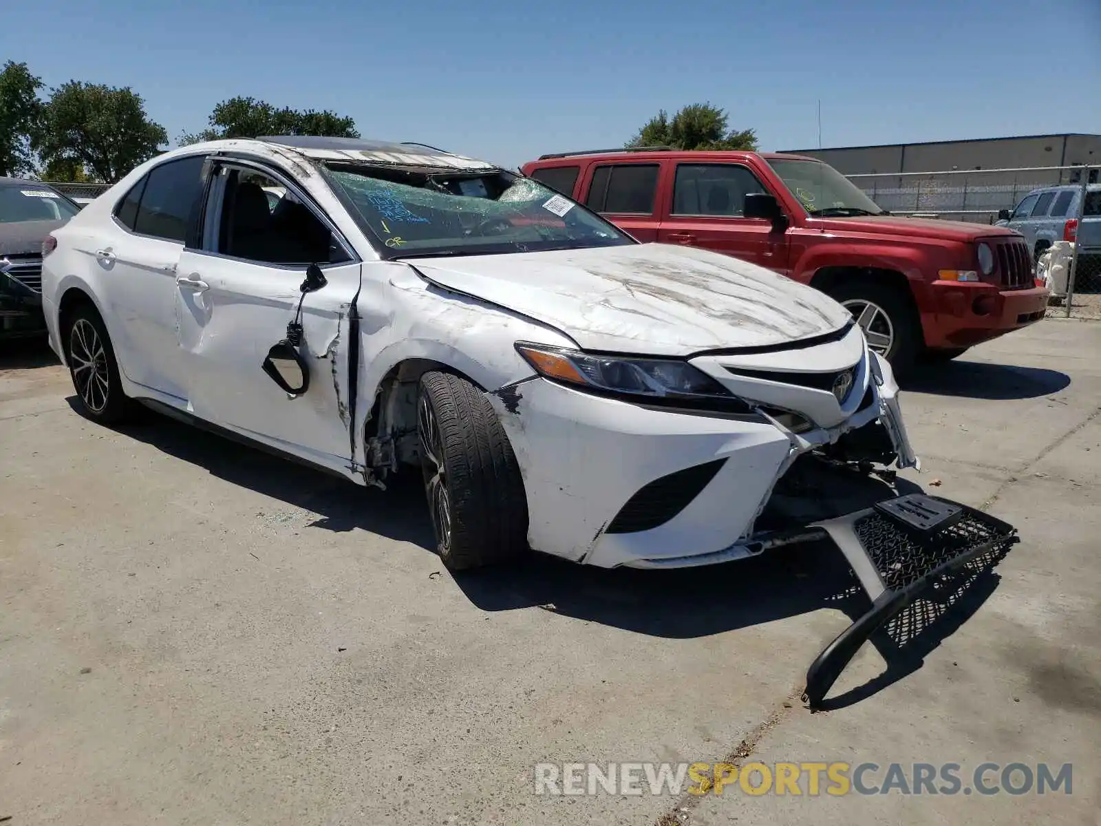 1 Photograph of a damaged car 4T1B11HK0KU744951 TOYOTA CAMRY 2019