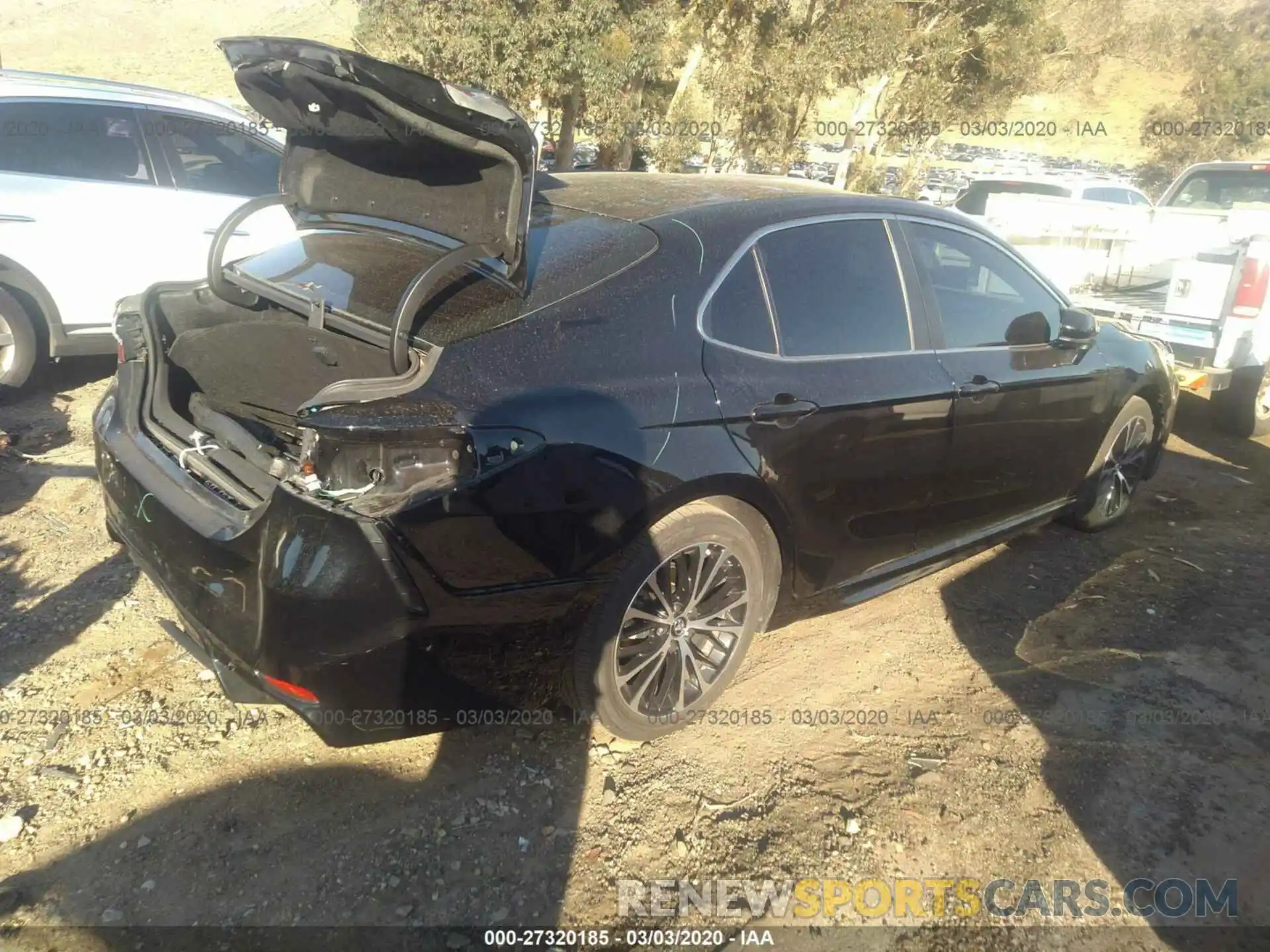 4 Photograph of a damaged car 4T1B11HK0KU745128 TOYOTA CAMRY 2019