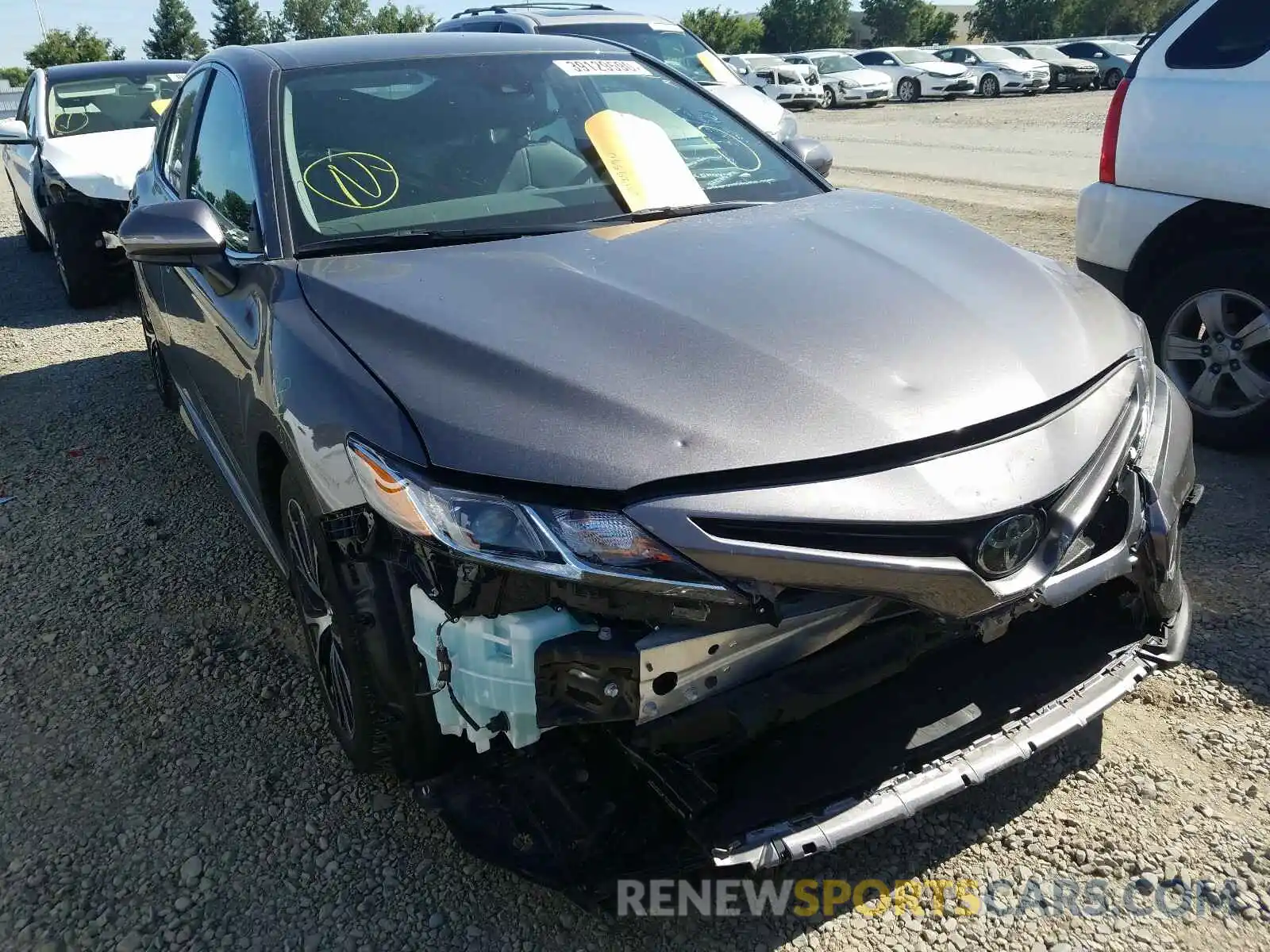 1 Photograph of a damaged car 4T1B11HK0KU745307 TOYOTA CAMRY 2019