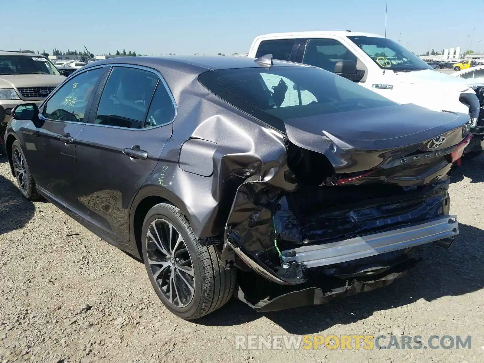 3 Photograph of a damaged car 4T1B11HK0KU745307 TOYOTA CAMRY 2019