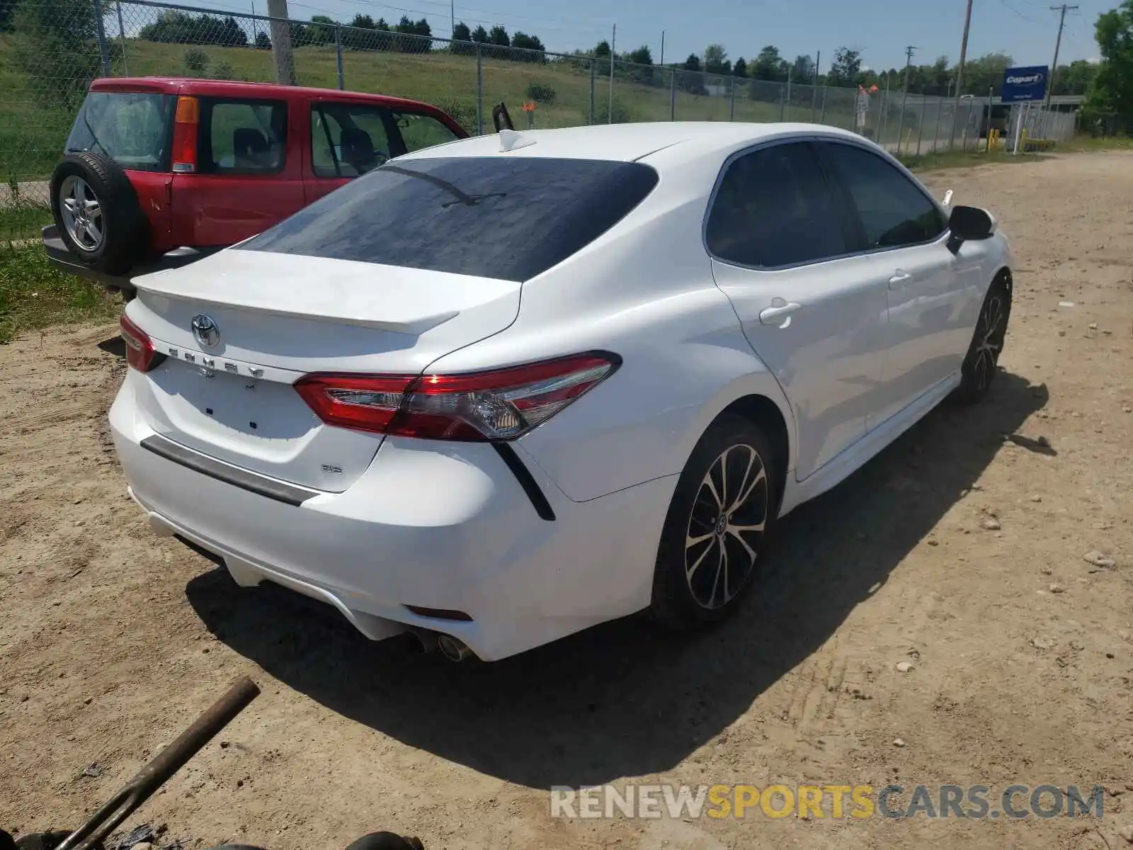 4 Фотография поврежденного автомобиля 4T1B11HK0KU745517 TOYOTA CAMRY 2019