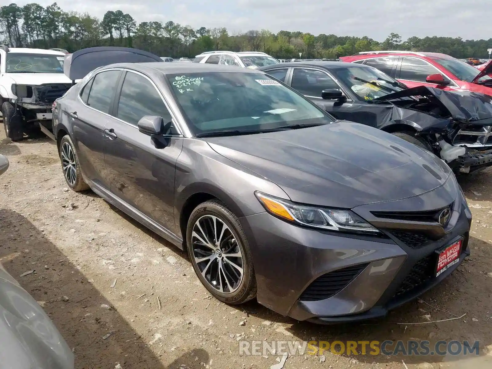 1 Photograph of a damaged car 4T1B11HK0KU745579 TOYOTA CAMRY 2019