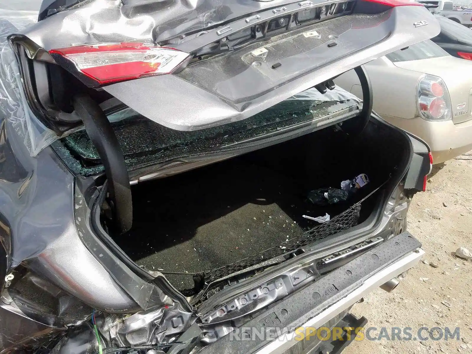 9 Photograph of a damaged car 4T1B11HK0KU745579 TOYOTA CAMRY 2019