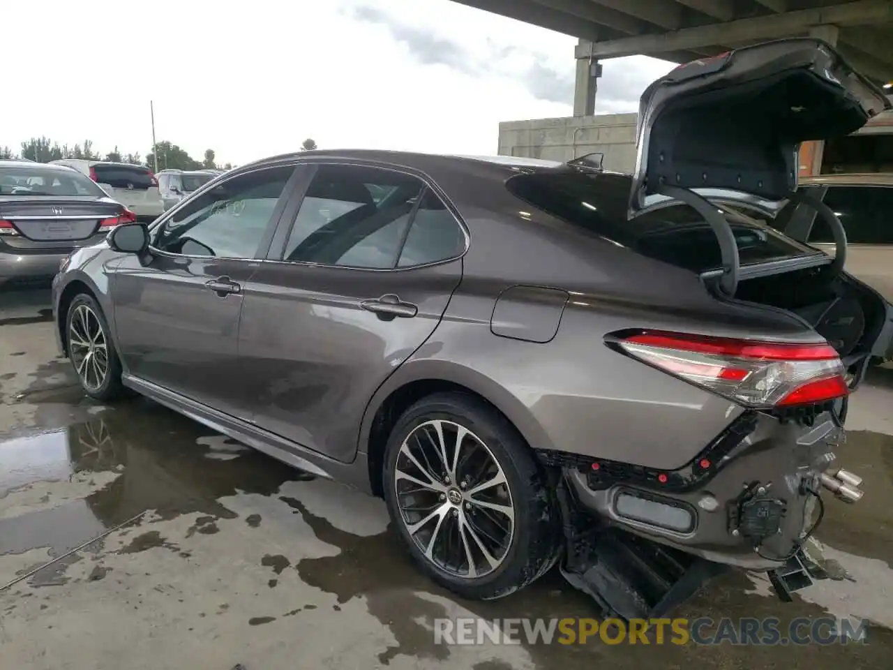 3 Photograph of a damaged car 4T1B11HK0KU745629 TOYOTA CAMRY 2019