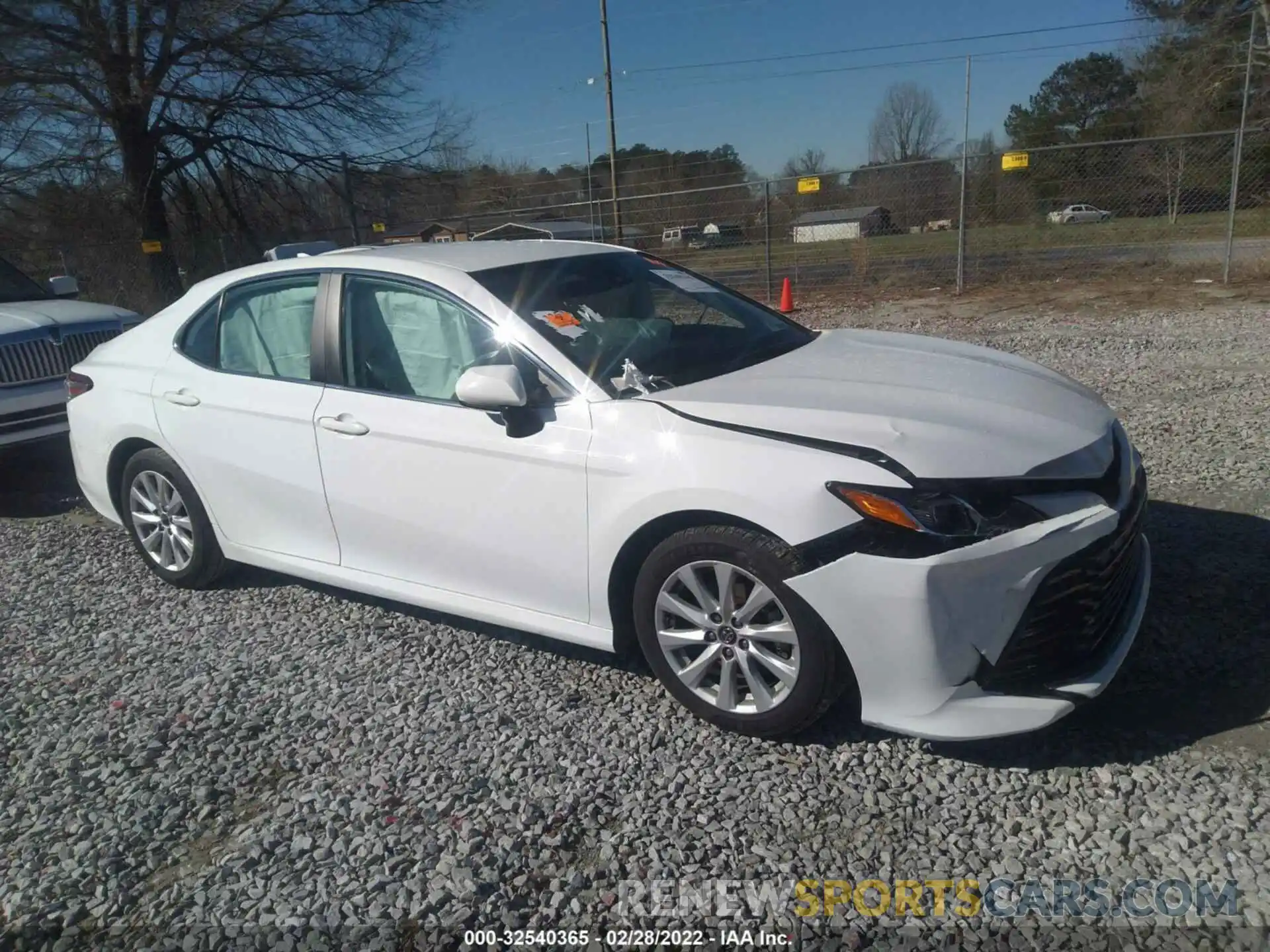 1 Photograph of a damaged car 4T1B11HK0KU747624 TOYOTA CAMRY 2019