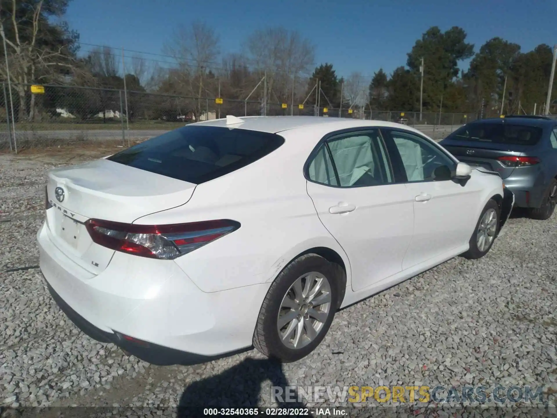 4 Photograph of a damaged car 4T1B11HK0KU747624 TOYOTA CAMRY 2019