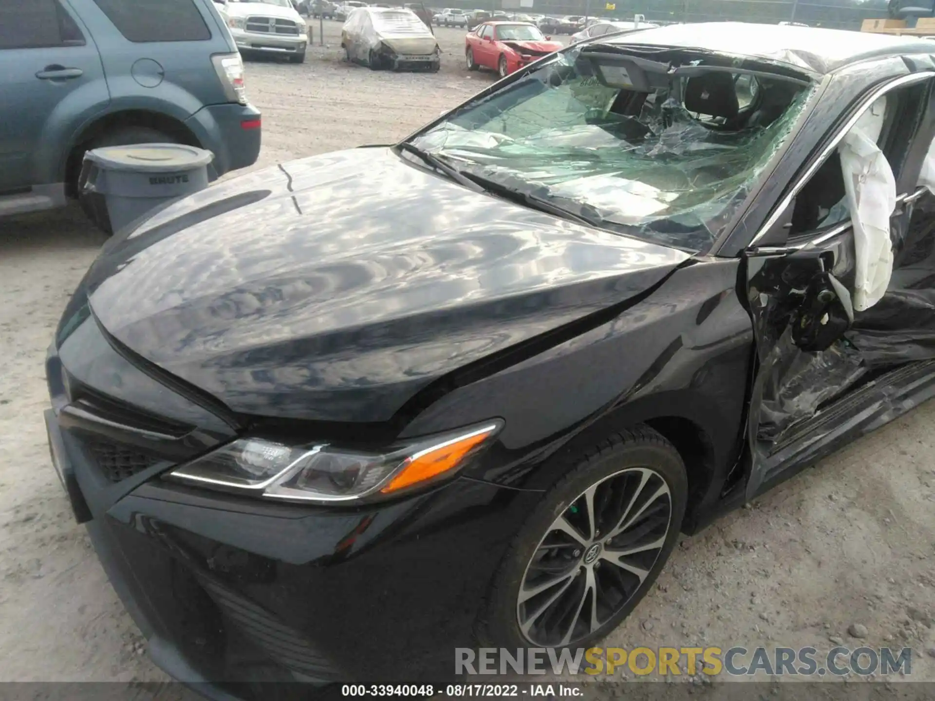 2 Photograph of a damaged car 4T1B11HK0KU749700 TOYOTA CAMRY 2019