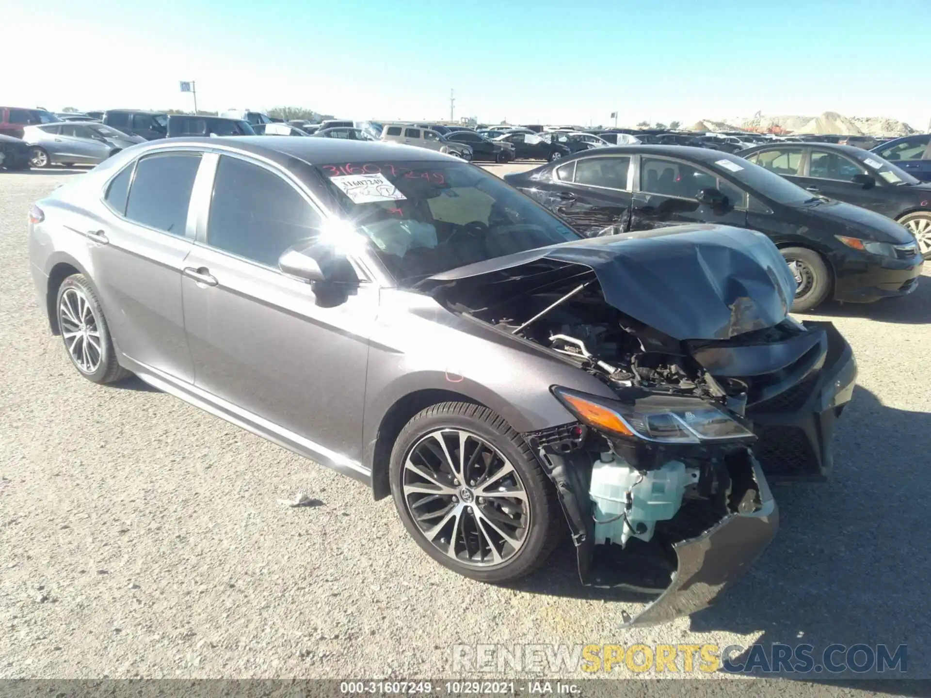 1 Photograph of a damaged car 4T1B11HK0KU750832 TOYOTA CAMRY 2019