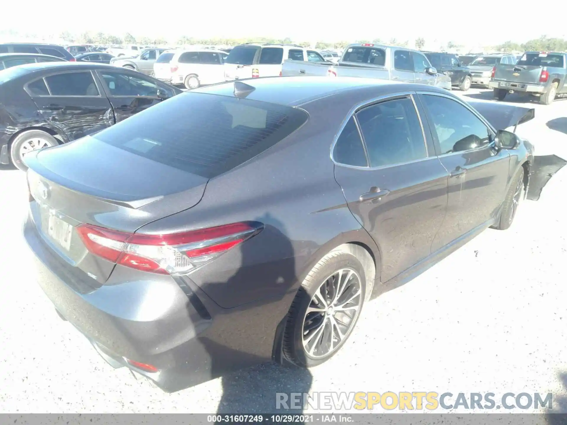 4 Photograph of a damaged car 4T1B11HK0KU750832 TOYOTA CAMRY 2019