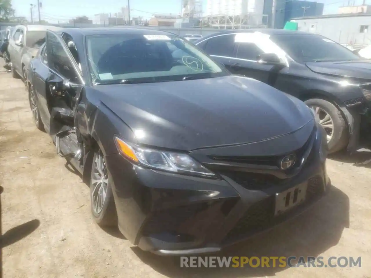 1 Photograph of a damaged car 4T1B11HK0KU752516 TOYOTA CAMRY 2019