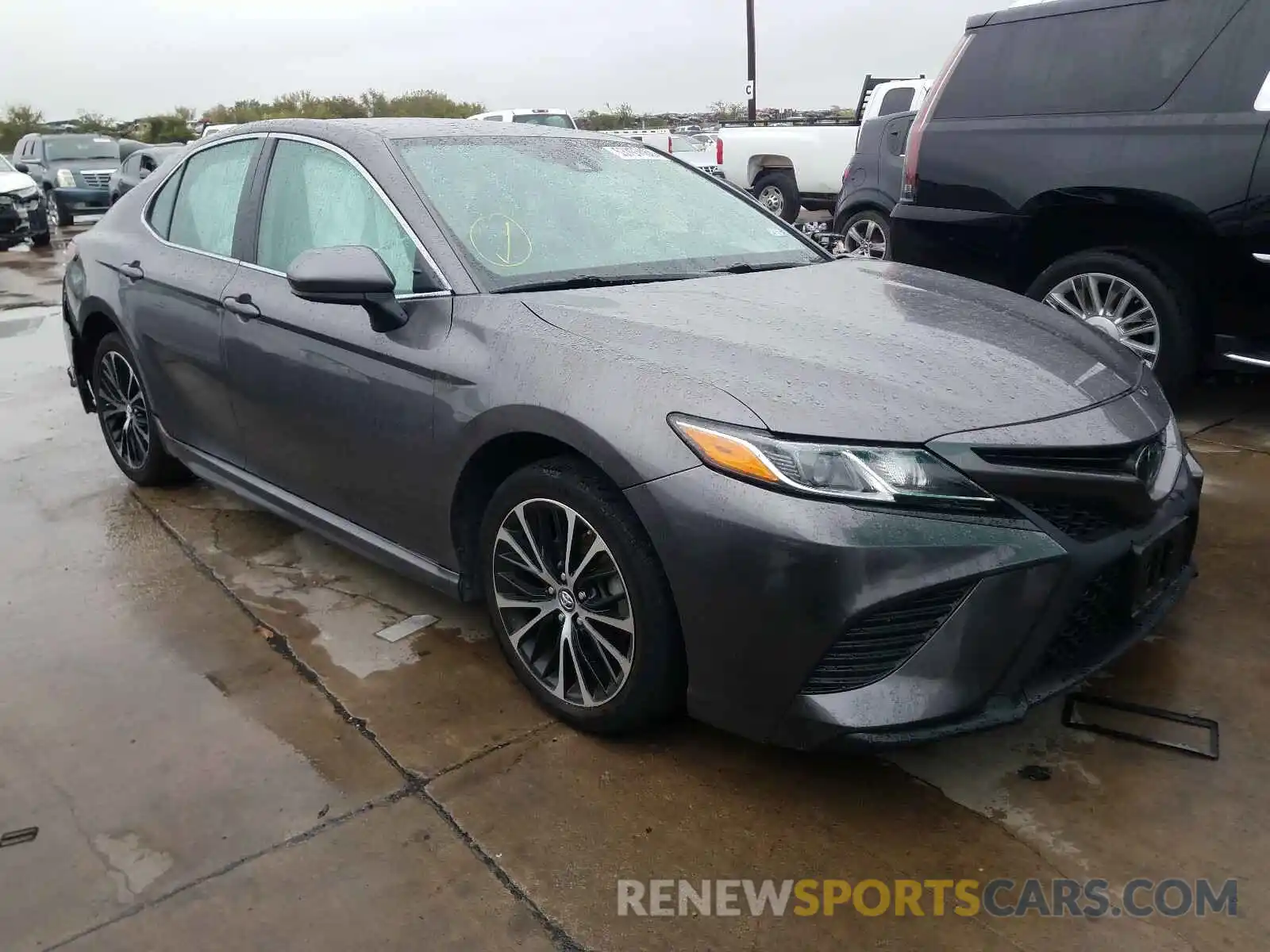 1 Photograph of a damaged car 4T1B11HK0KU753486 TOYOTA CAMRY 2019