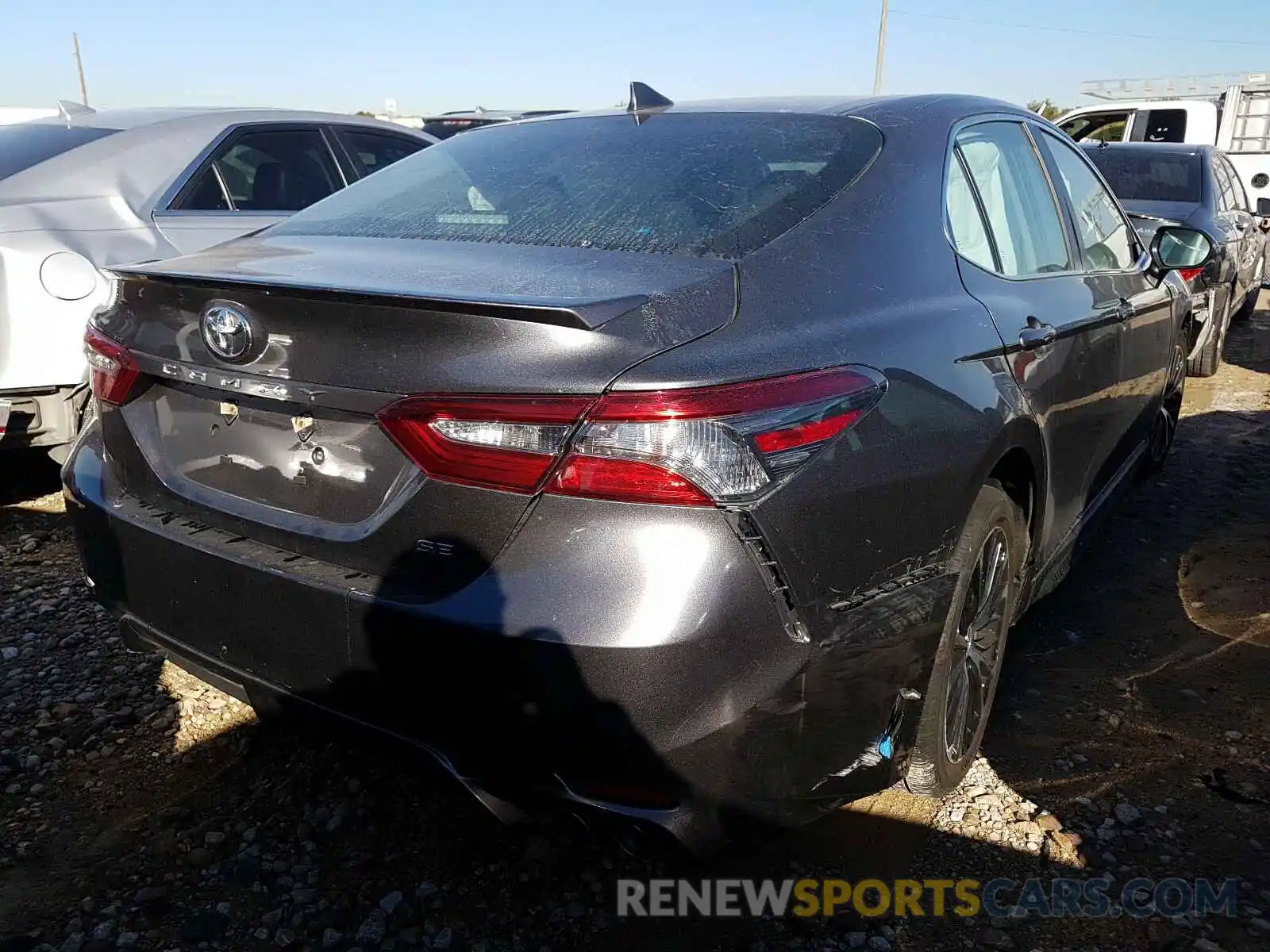 4 Photograph of a damaged car 4T1B11HK0KU753486 TOYOTA CAMRY 2019