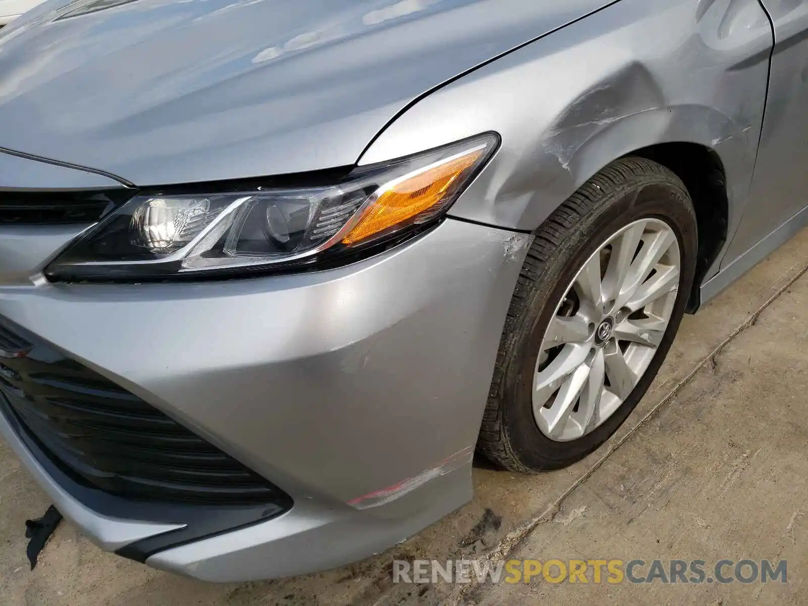 9 Photograph of a damaged car 4T1B11HK0KU753732 TOYOTA CAMRY 2019