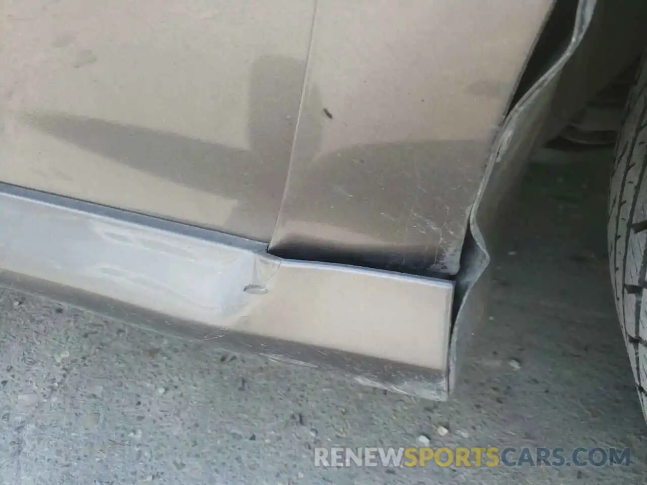 9 Photograph of a damaged car 4T1B11HK0KU755156 TOYOTA CAMRY 2019