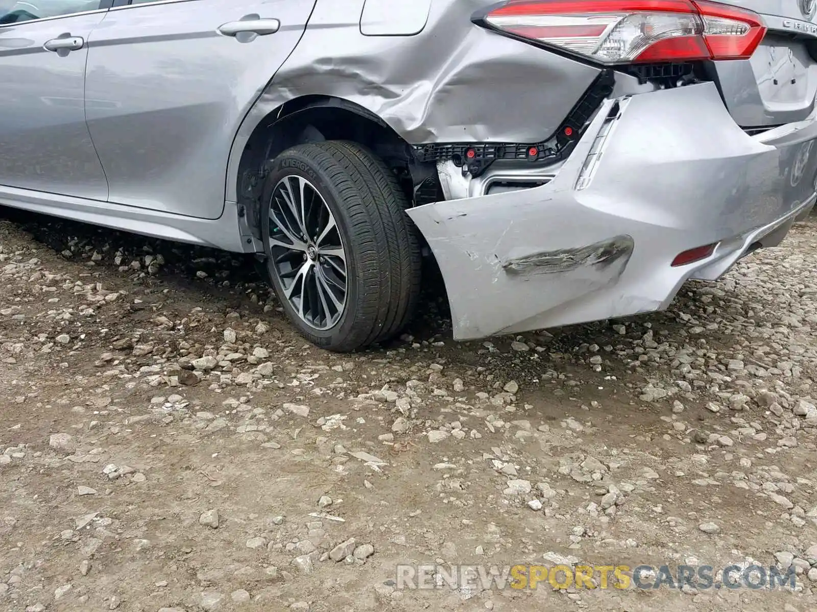 9 Photograph of a damaged car 4T1B11HK0KU755707 TOYOTA CAMRY 2019