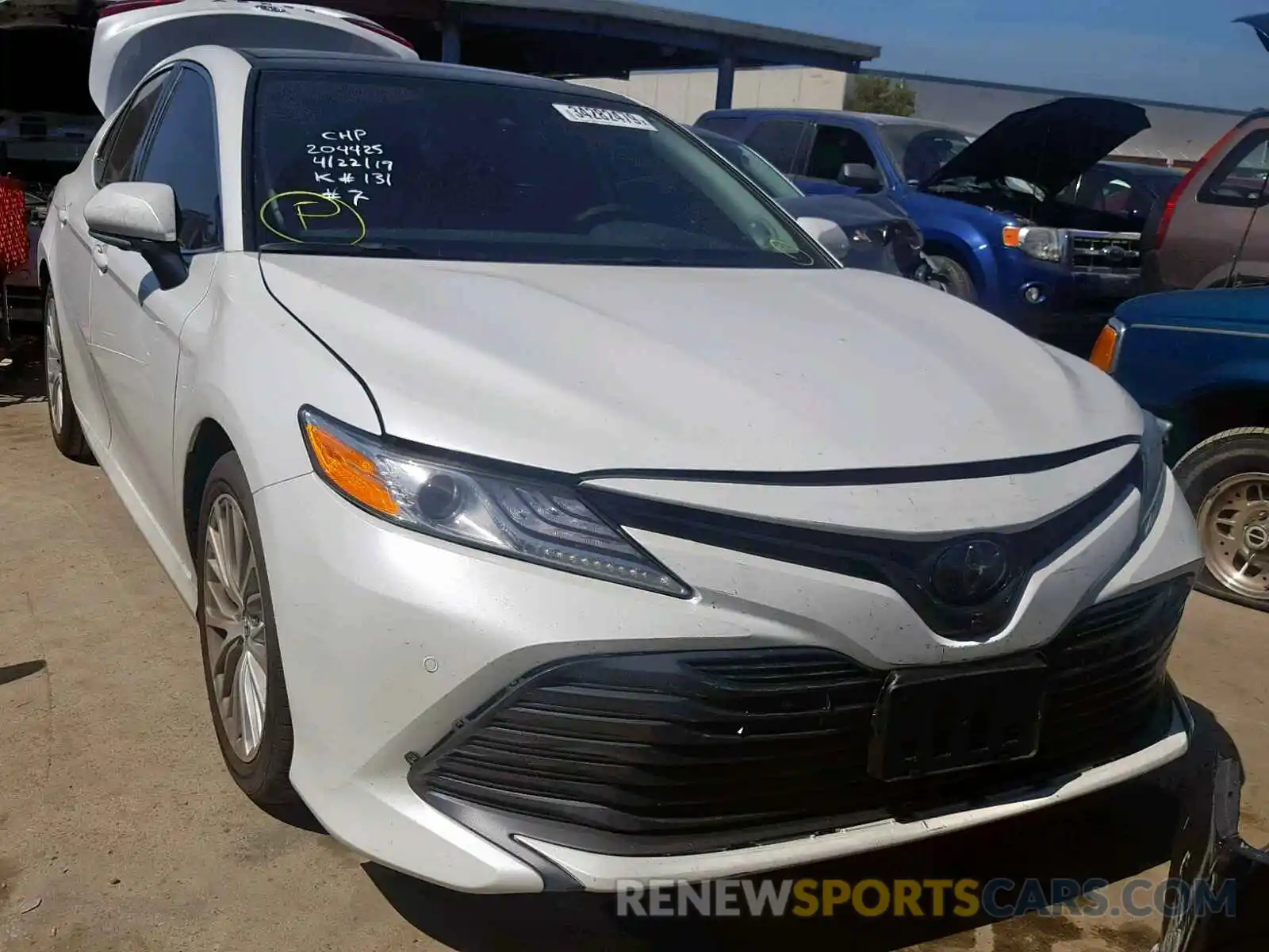 1 Photograph of a damaged car 4T1B11HK0KU756615 TOYOTA CAMRY 2019